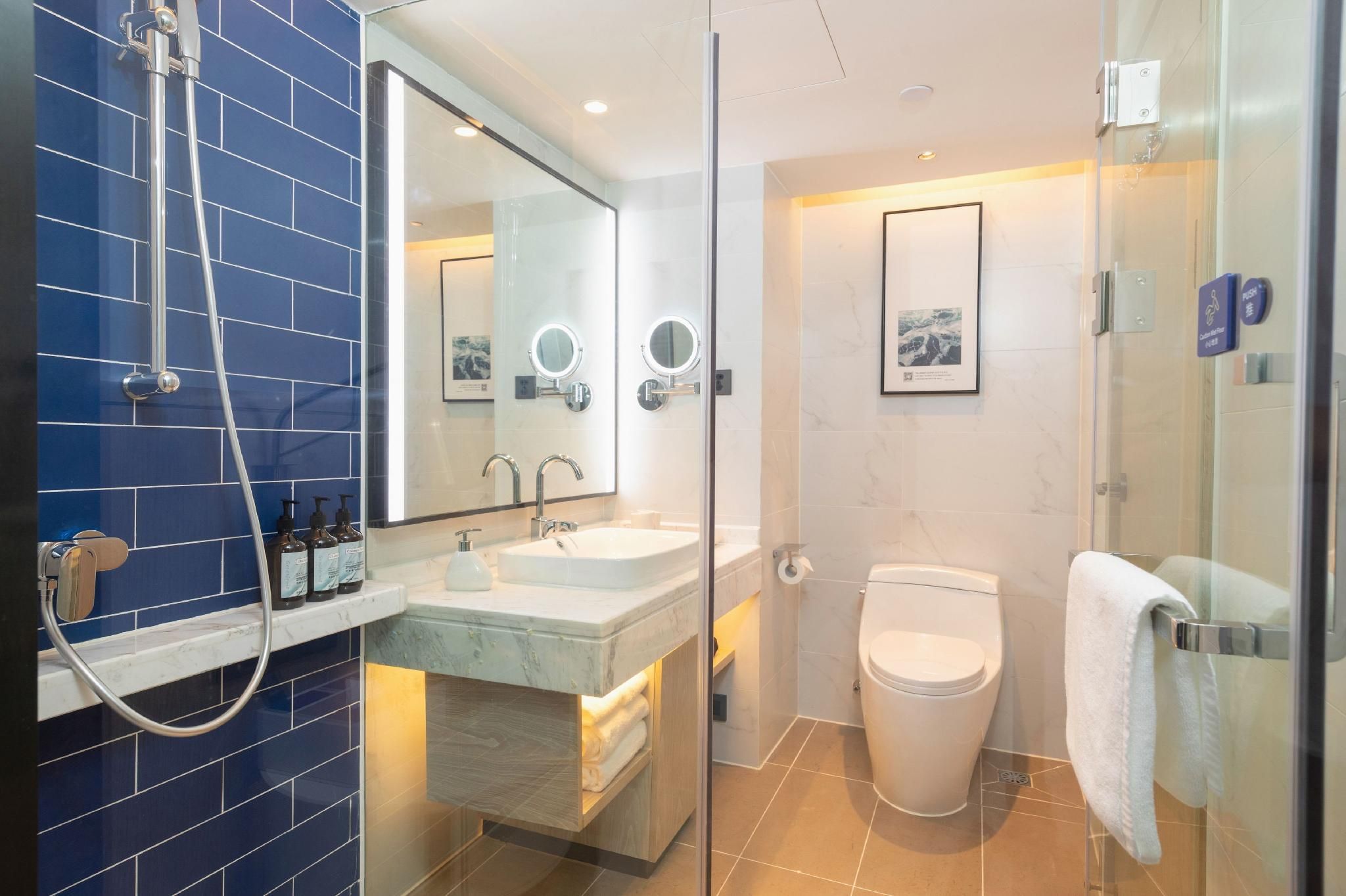 WH -Light Enjoyment Bed Room