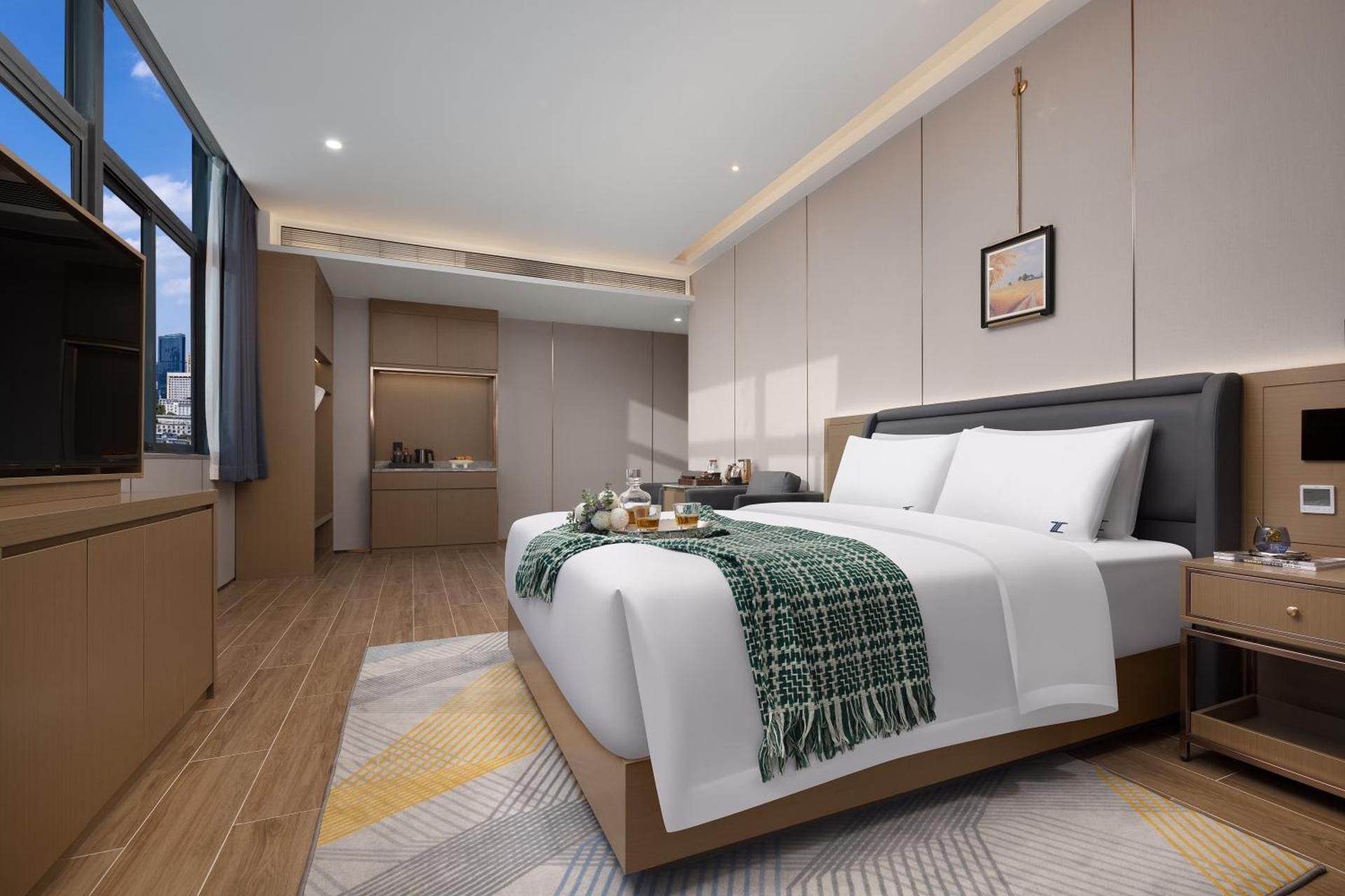 Deluxe Queen Room with Bathtub