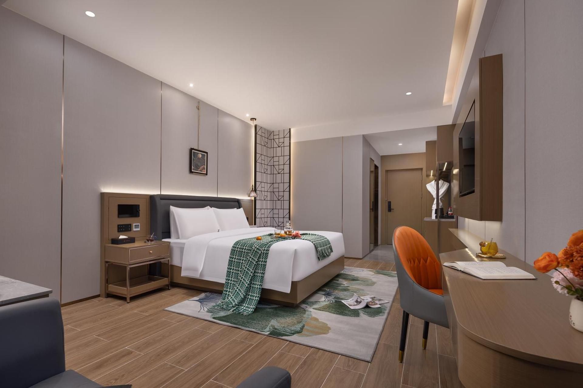 Room with Queen Bed