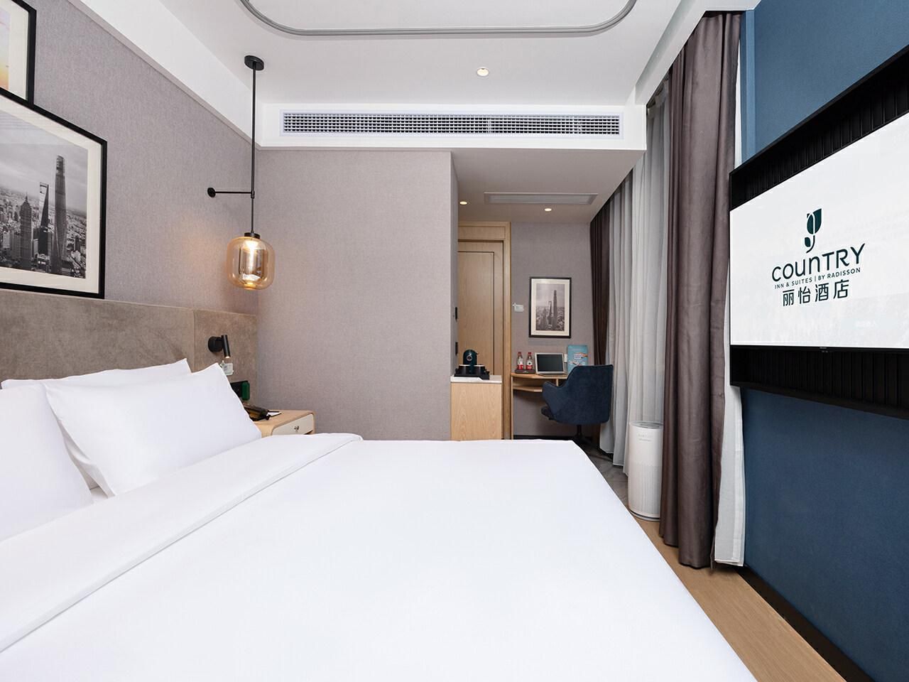 Pure King Room
