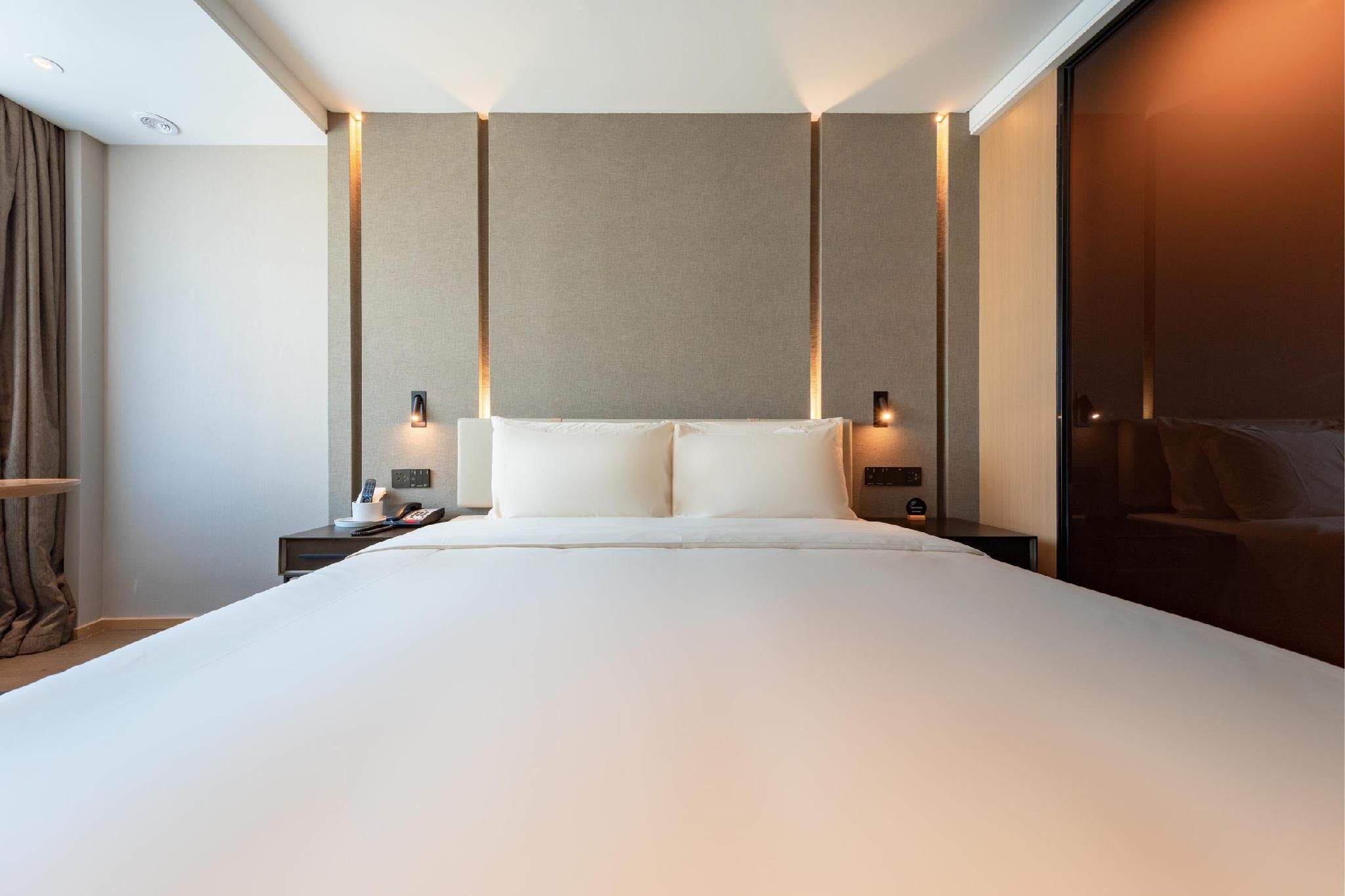Atour - Elegant Room