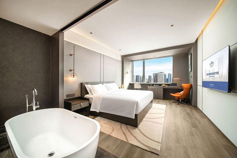 Howard Johnson Royal Hotel Shenzhen 1 King Bed, Superior Room, Non-Smoking 3