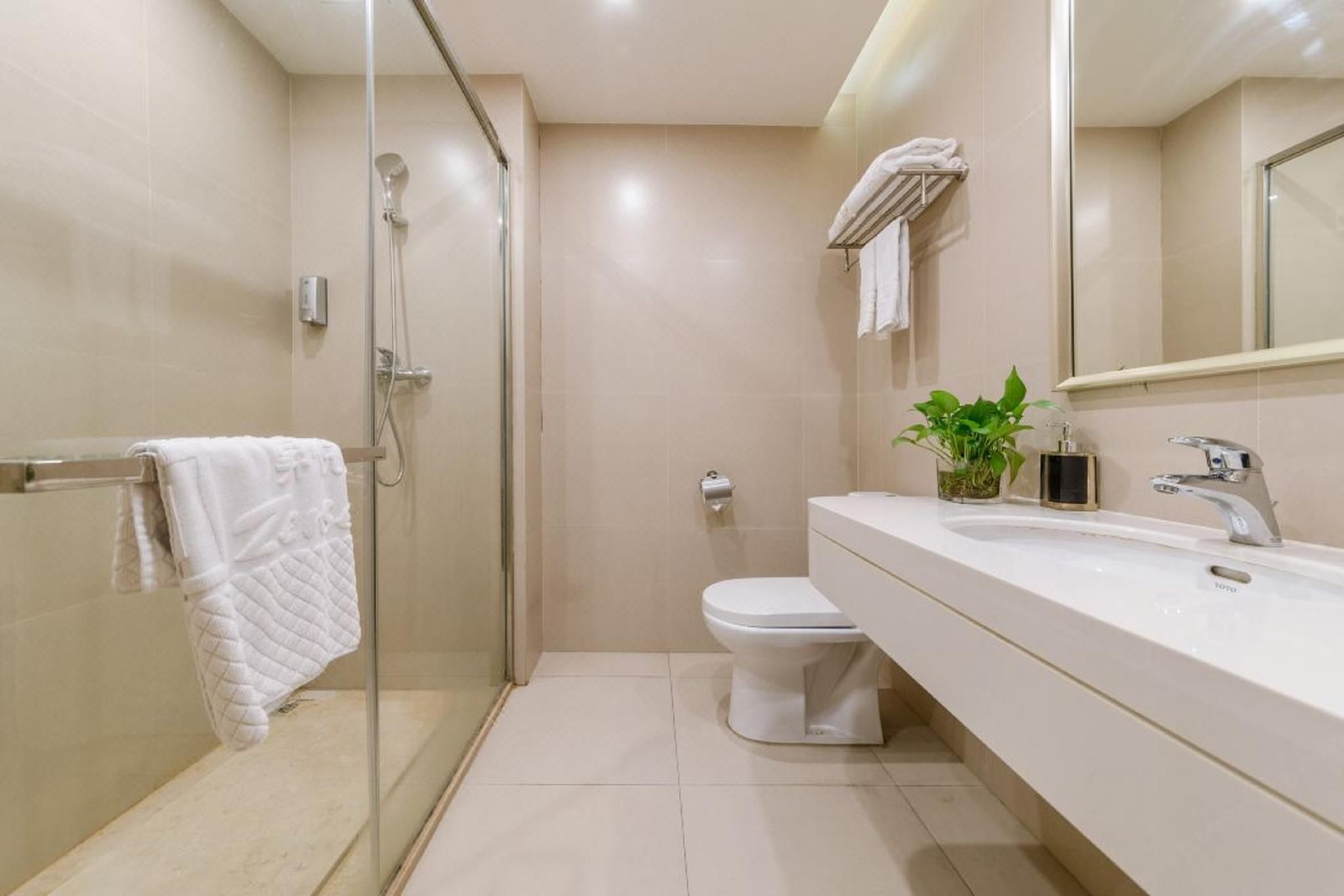 Business King Room