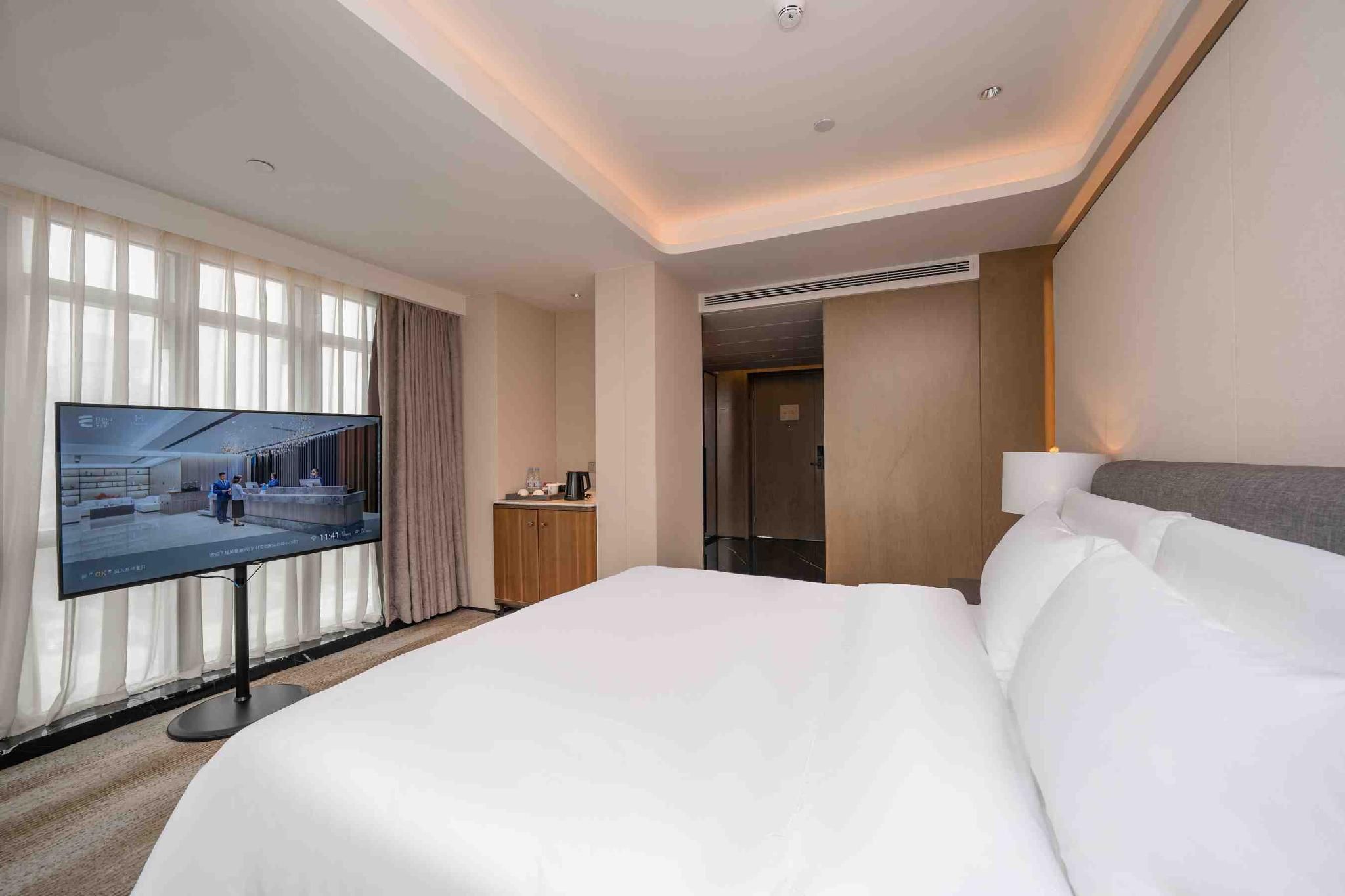 Business King Room
