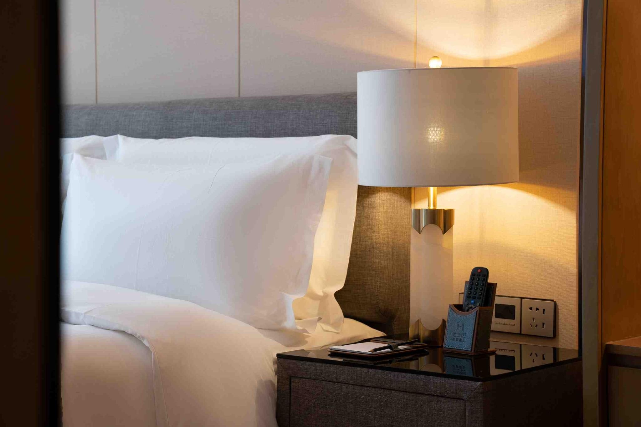 Business King Room