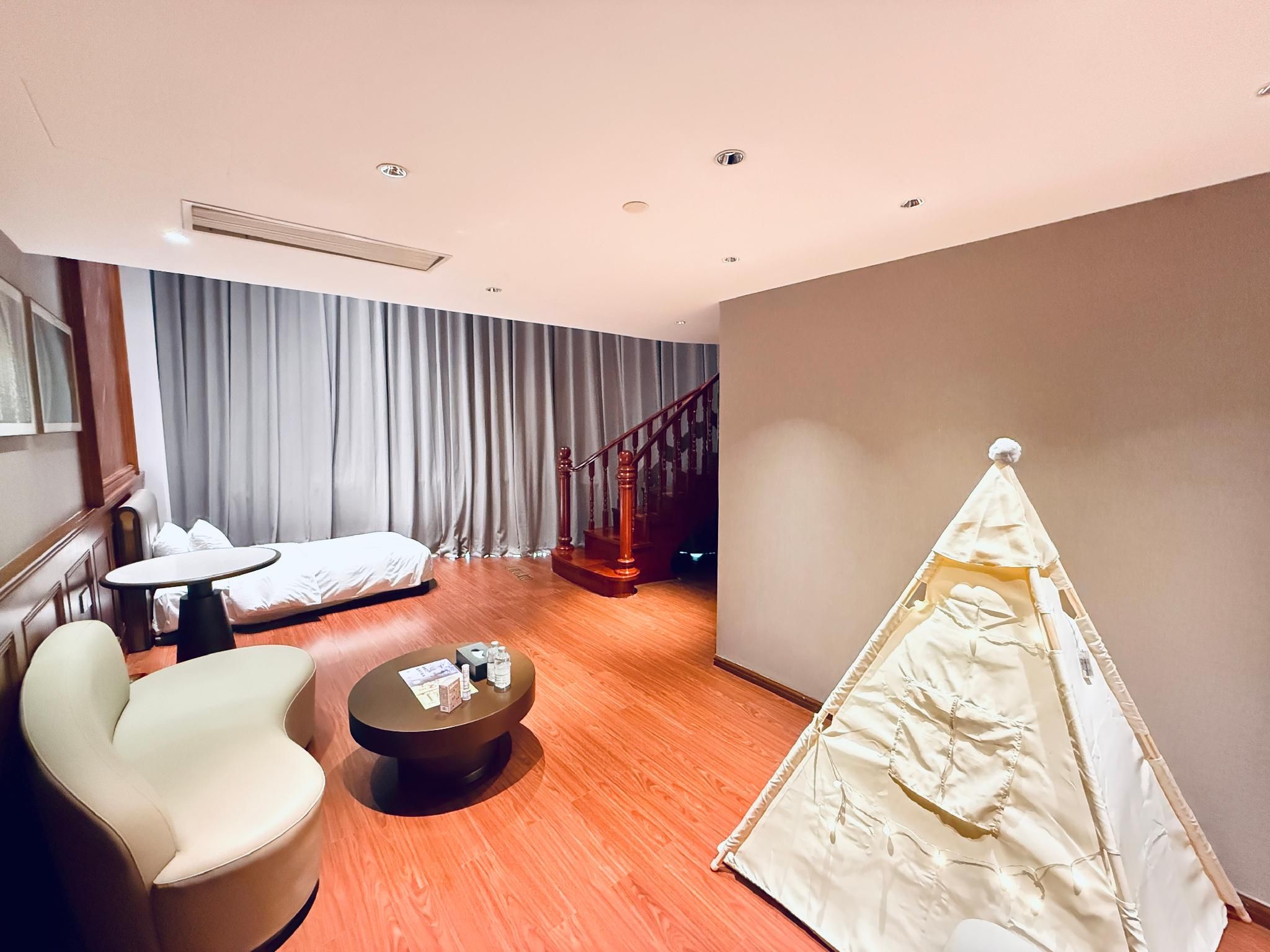 Duplex Parent-child Suite