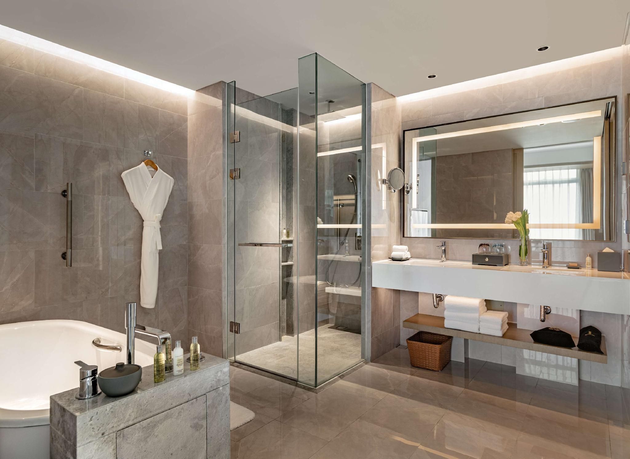 King Deluxe Suite