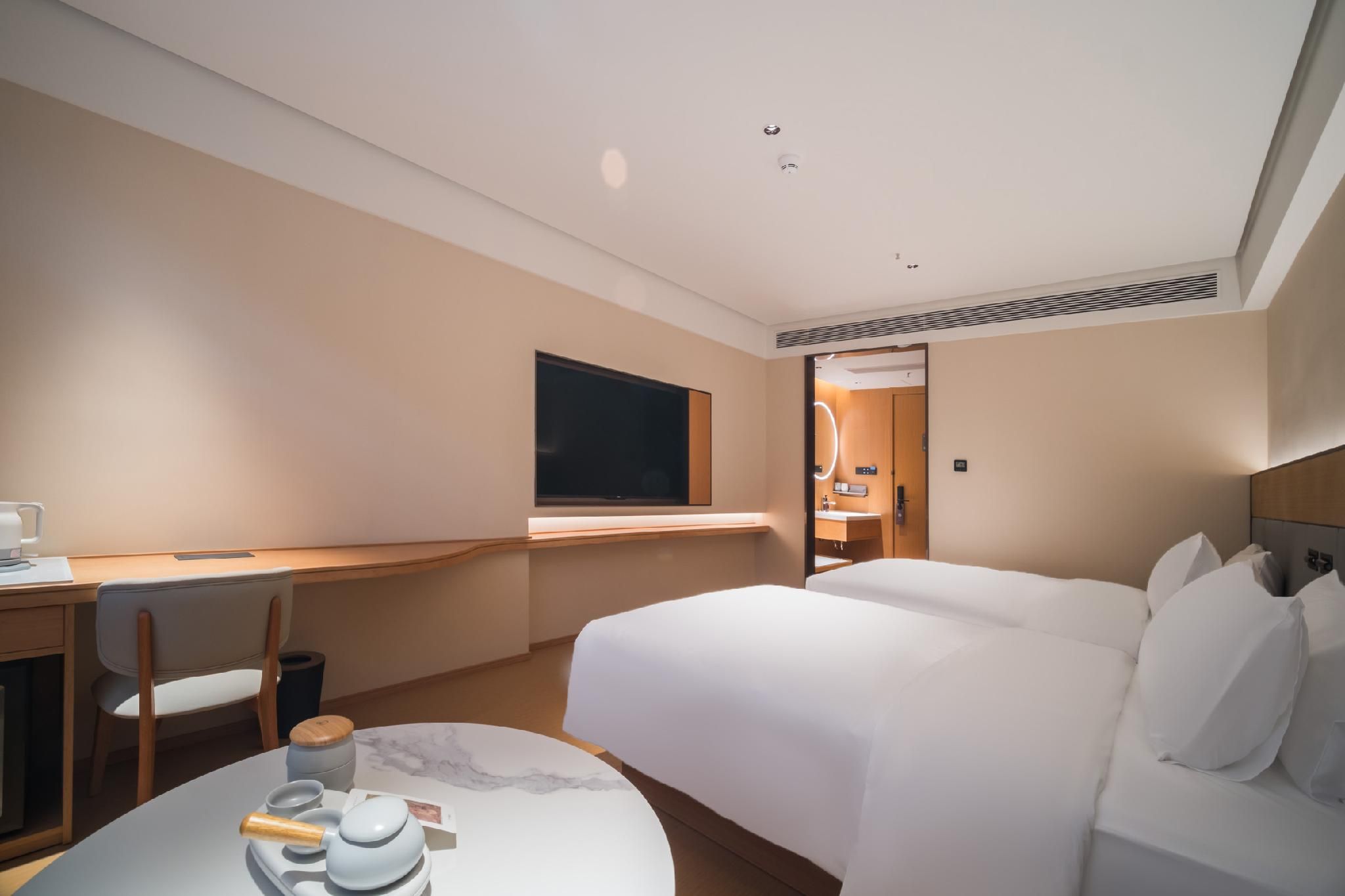 Huazhu - Superior Twin