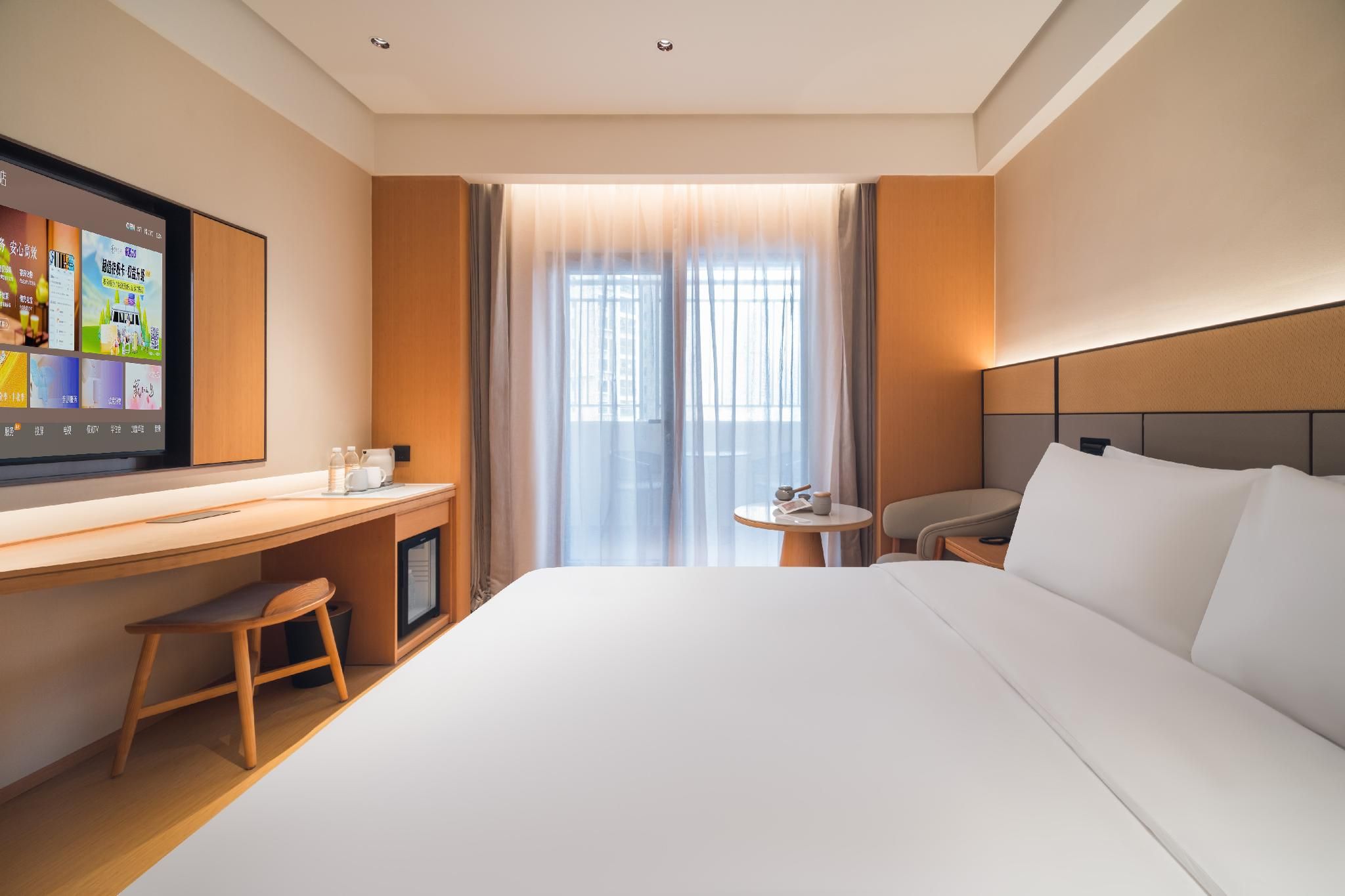 Huazhu - Room With View