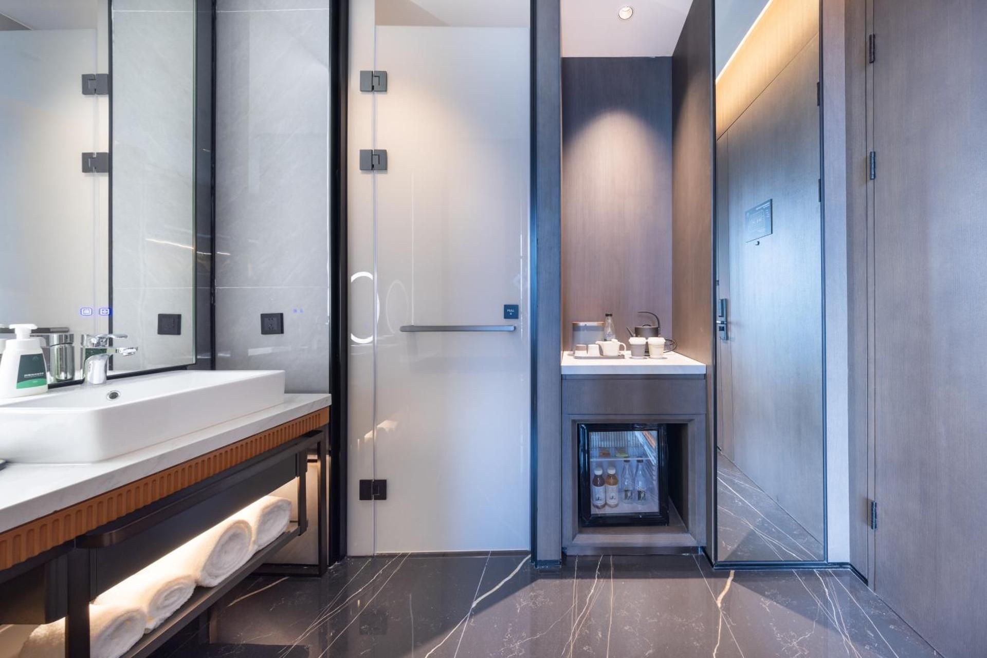 Atour - Elegant Room