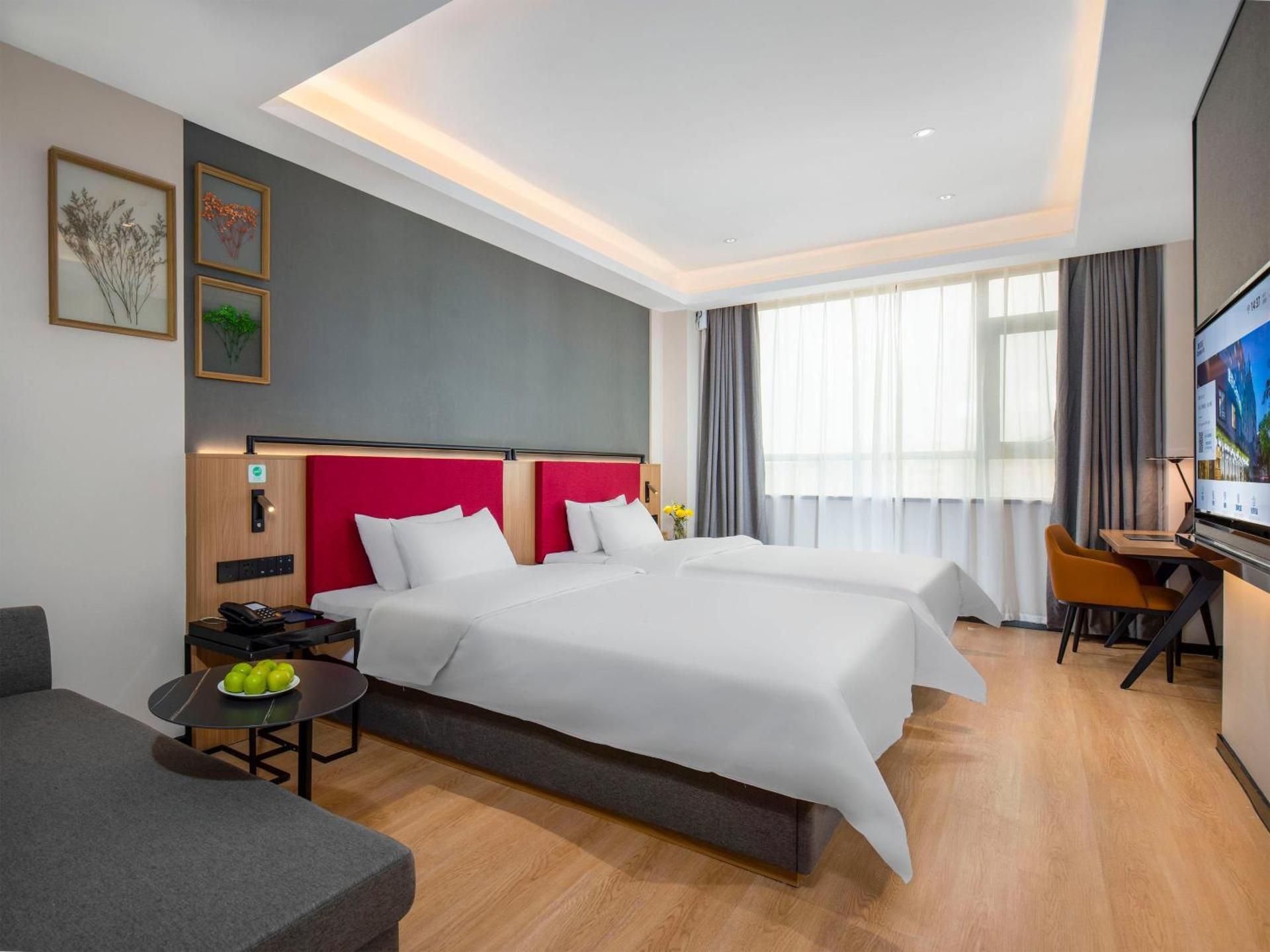Deluxe Suite