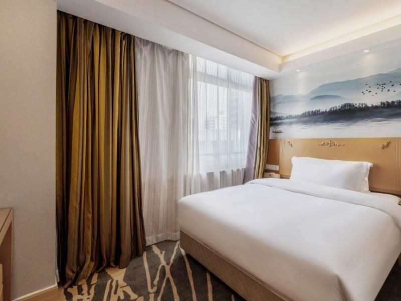 Comfort Queen Room