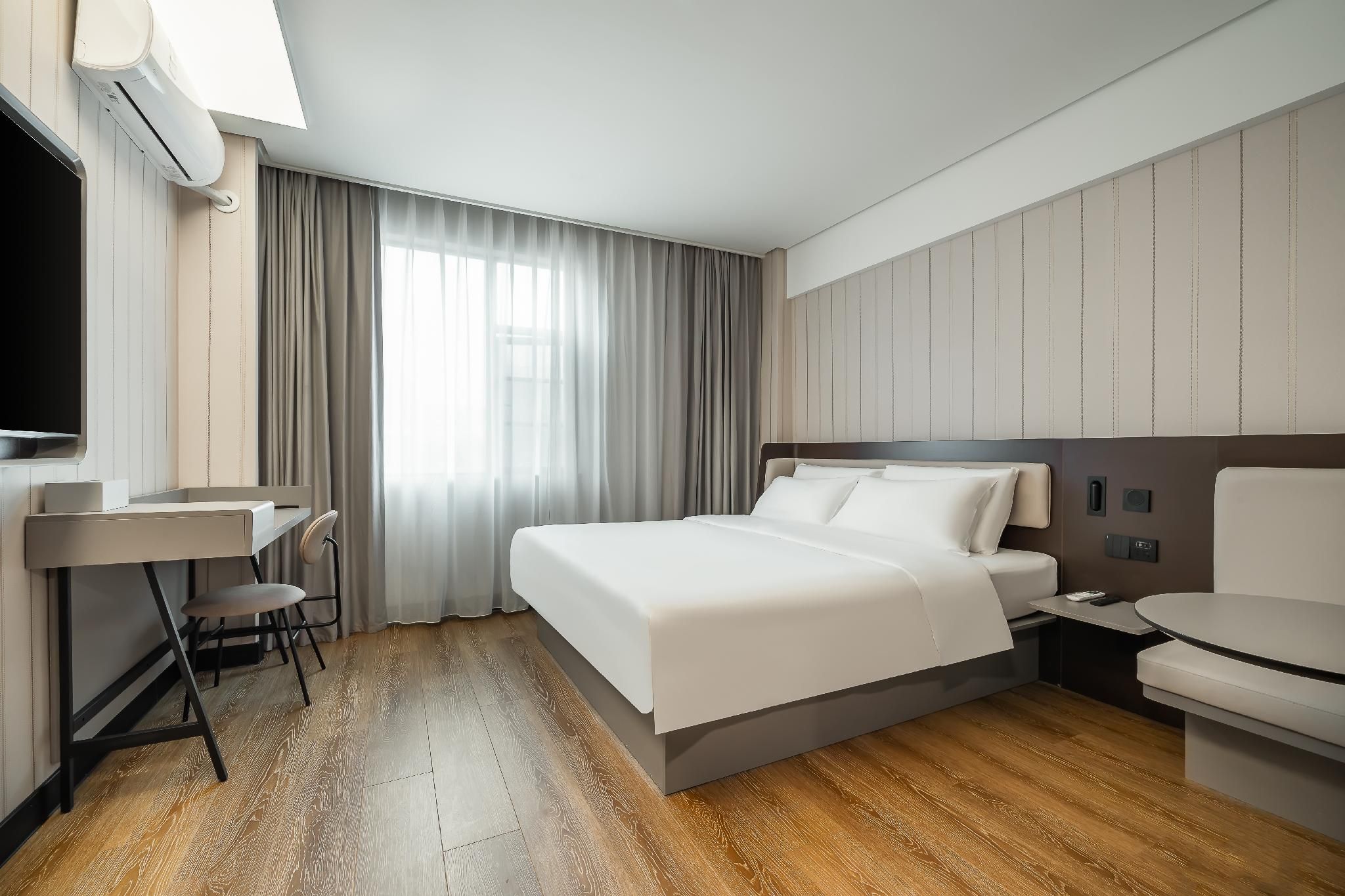 Huazhu - Superior BedRoom