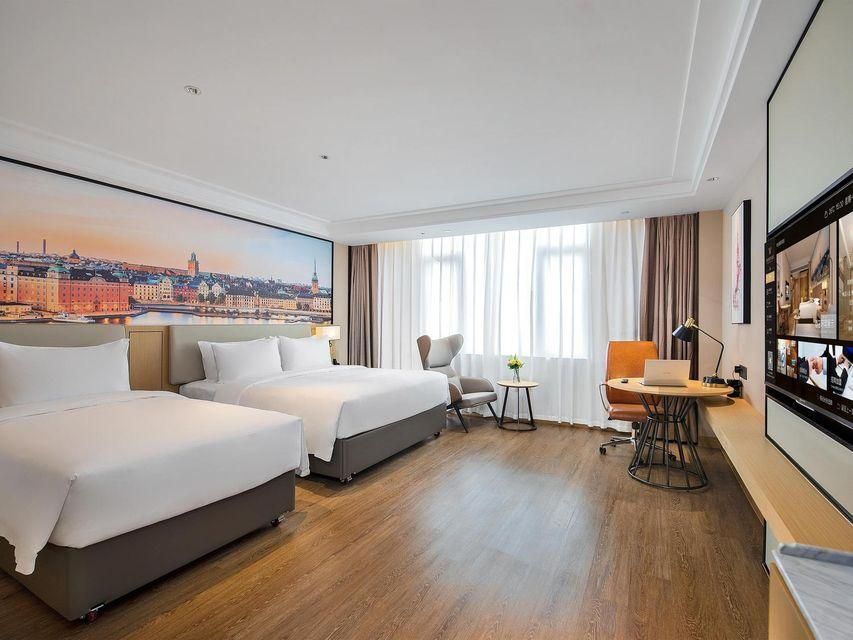 Vienna - Functional Chess Room With Twin Bed