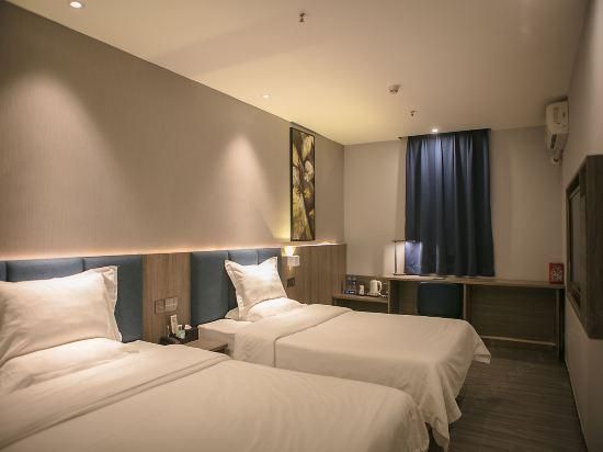 Featured Twin Room
