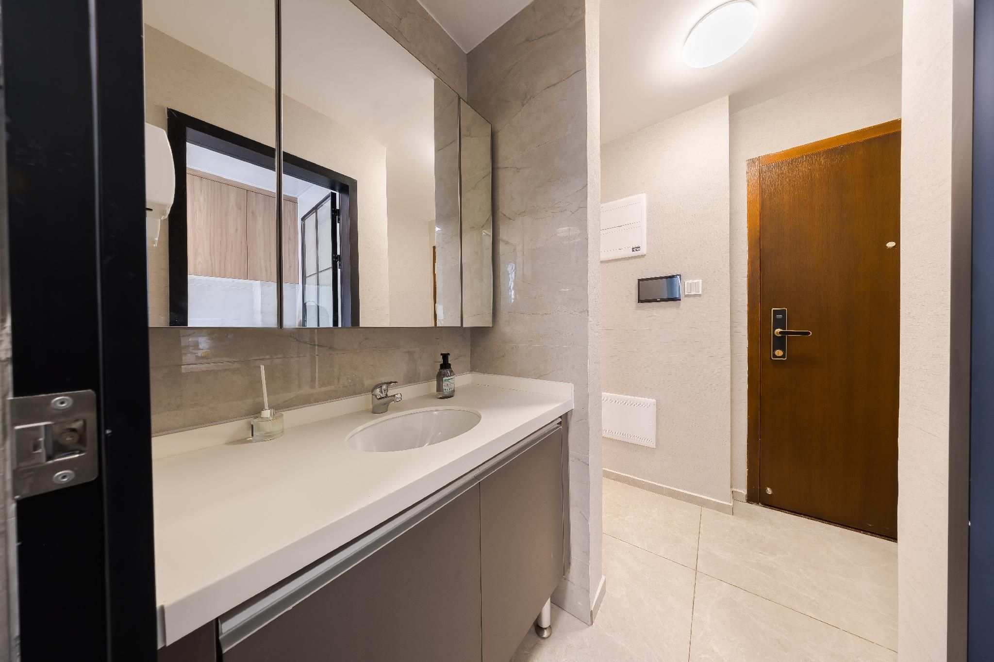 2-Bedroom City View Apartment for 4 People
