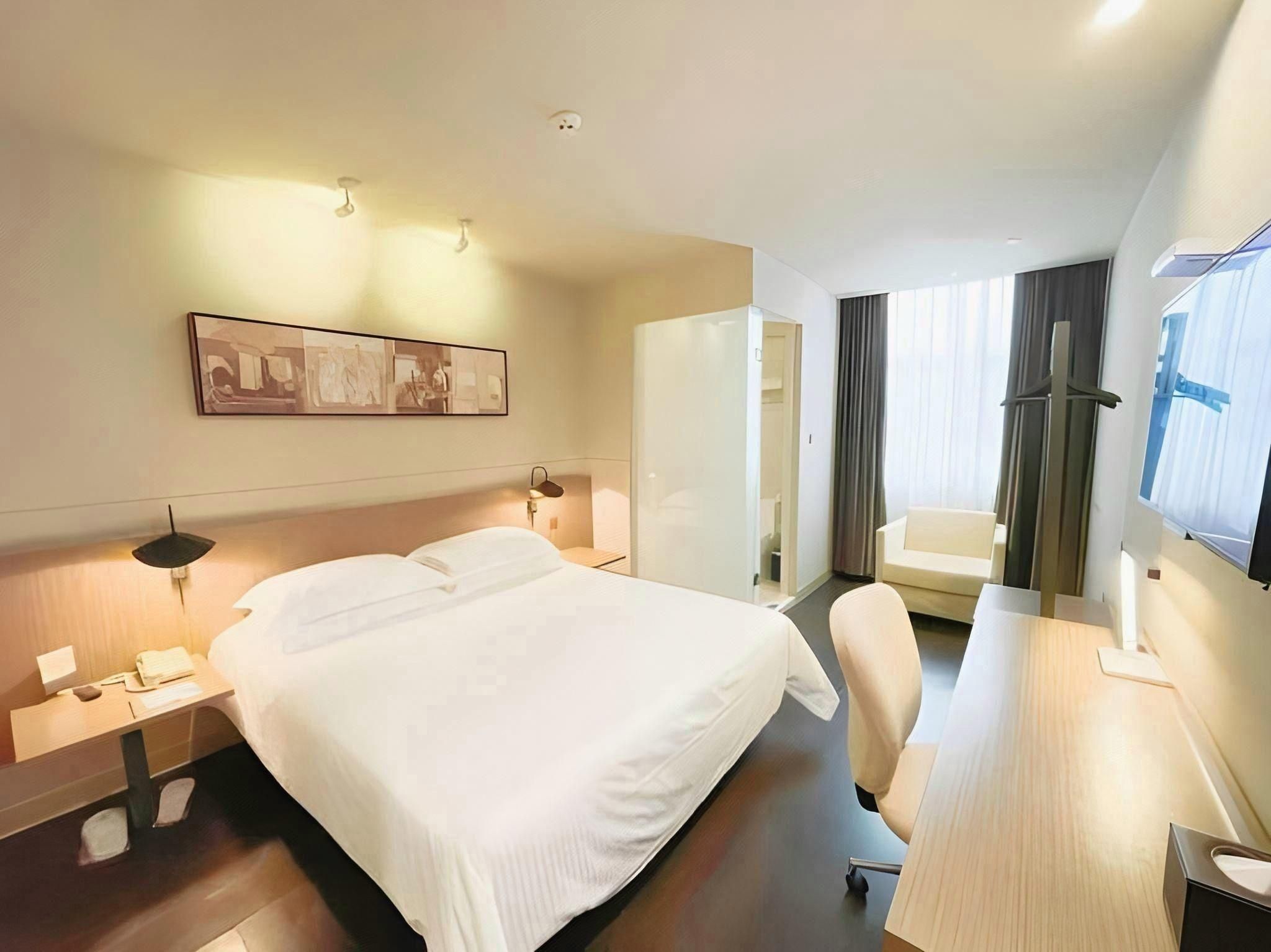WH - Superior Bed Room