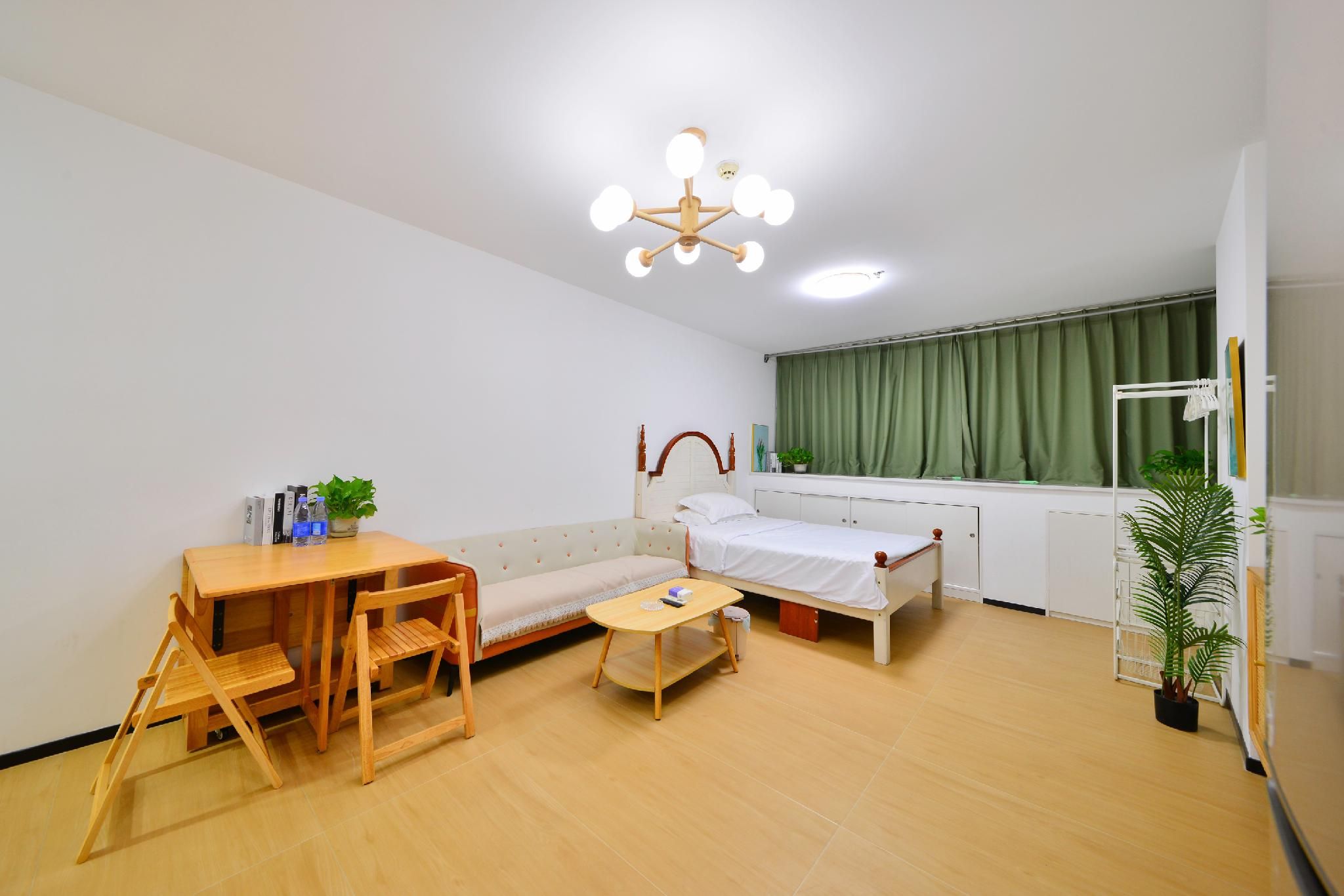 Business King Room