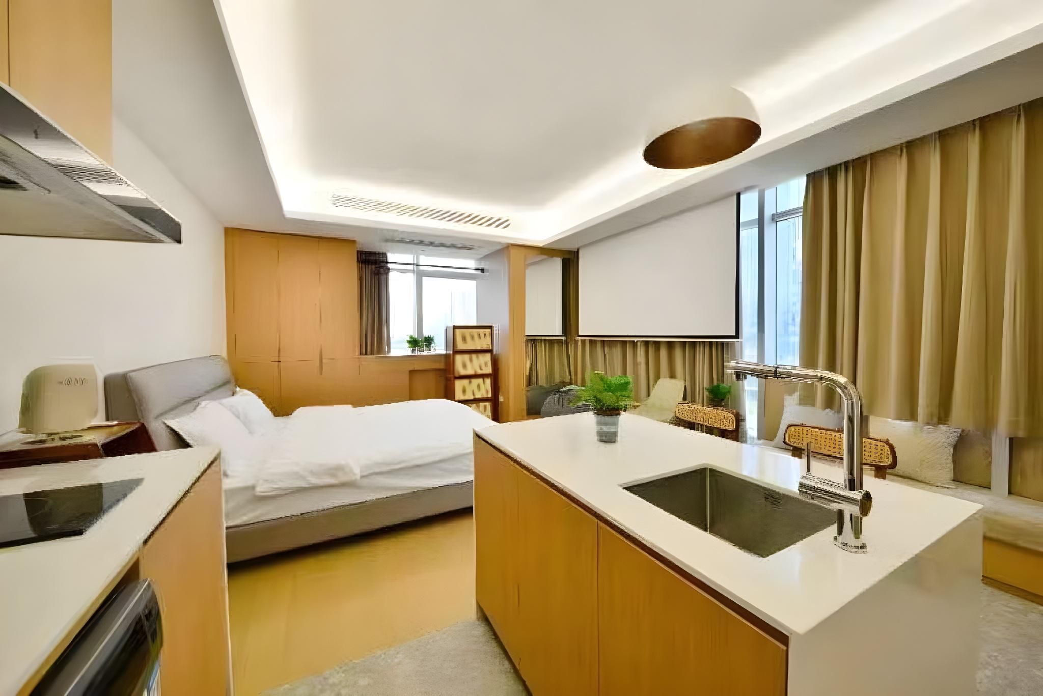 Business King Room