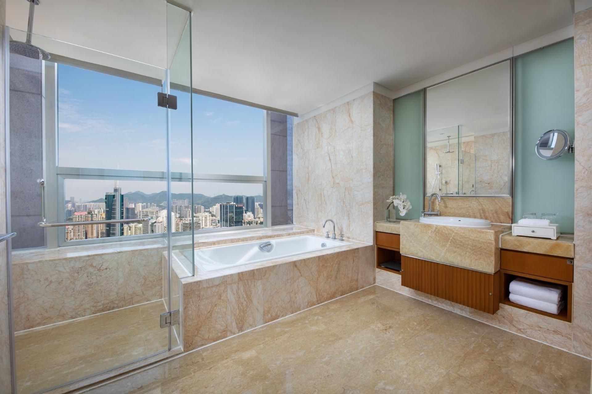 One-Bedroom Suite Lounge Access