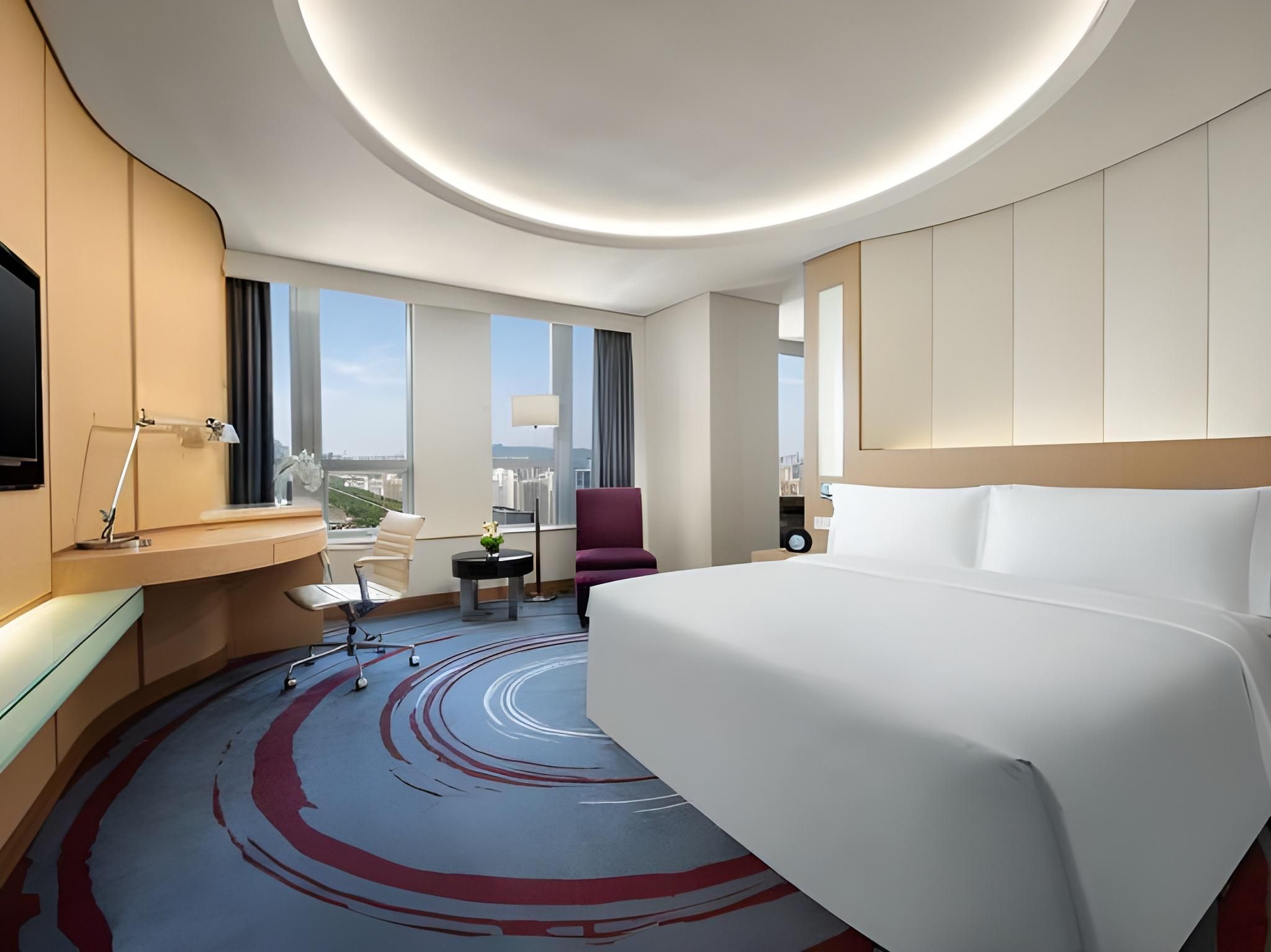1 King Premium Lounge Access