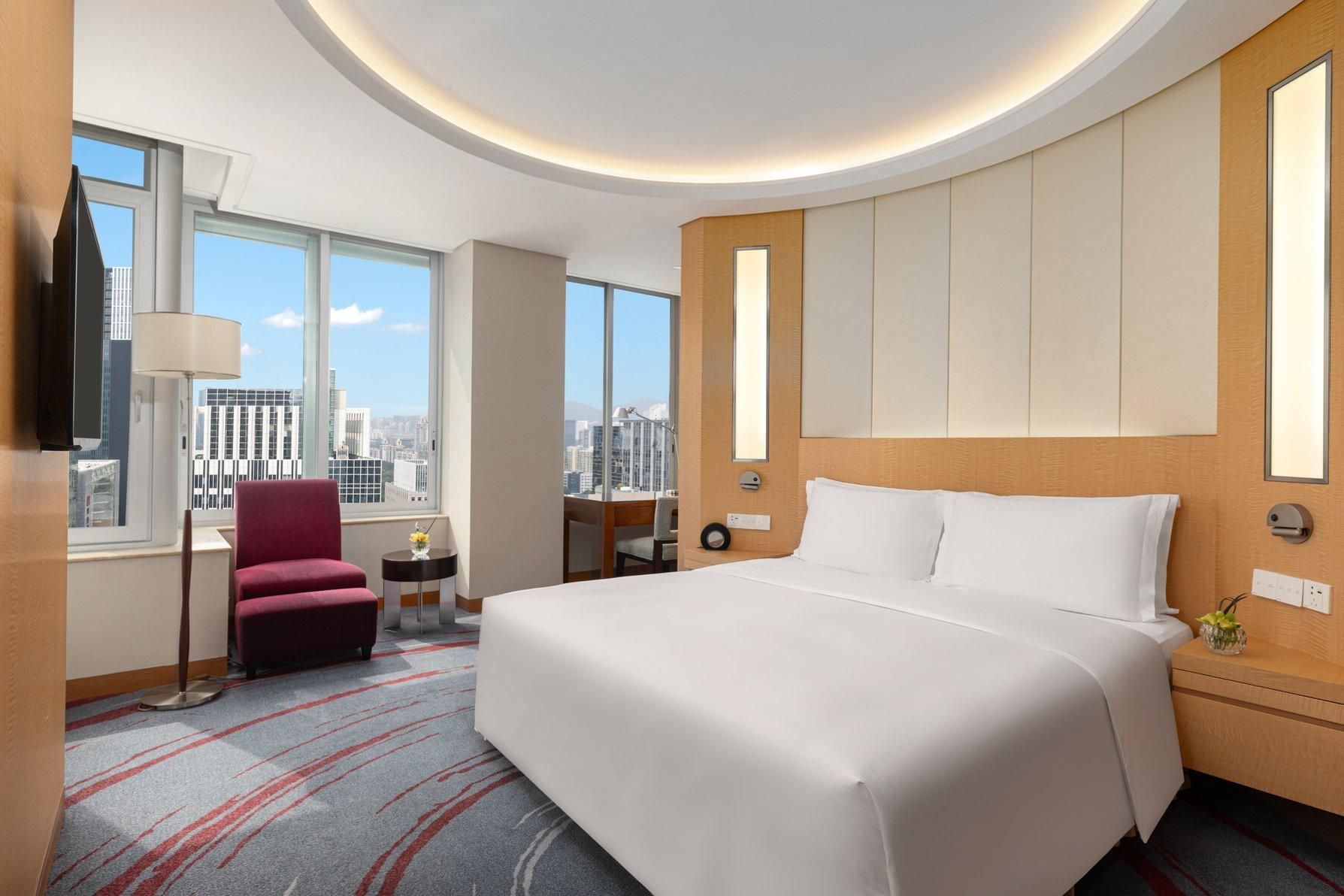 1 King Premium Lounge Access