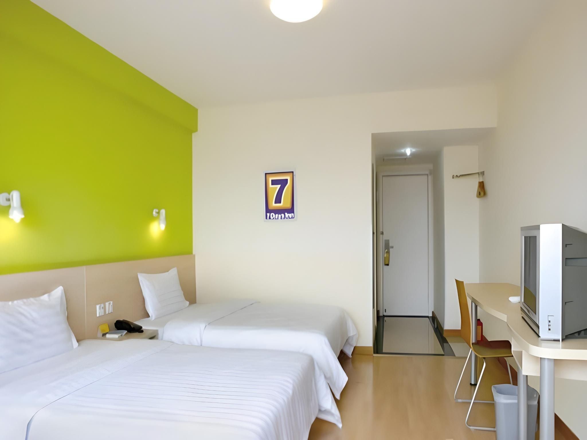 Corporate Twin, Guest room, 2 Twin/Single Bed(s), City view