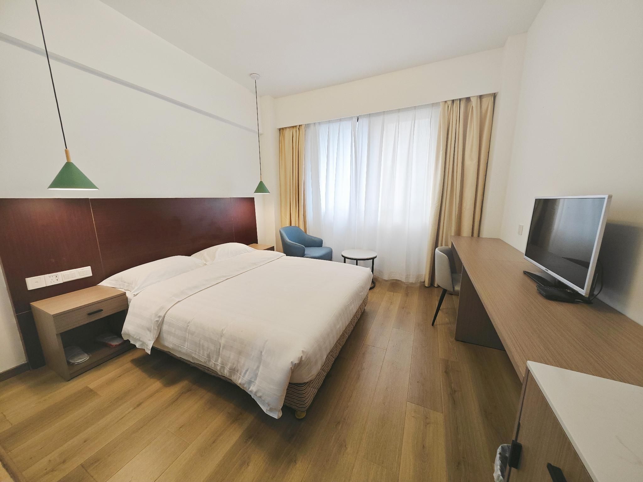 Business King Room
