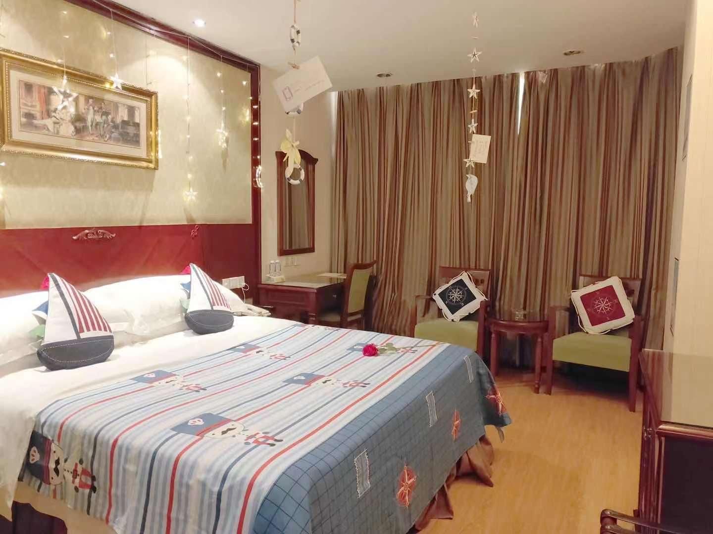 Vienna - Romance Themed Bed Room