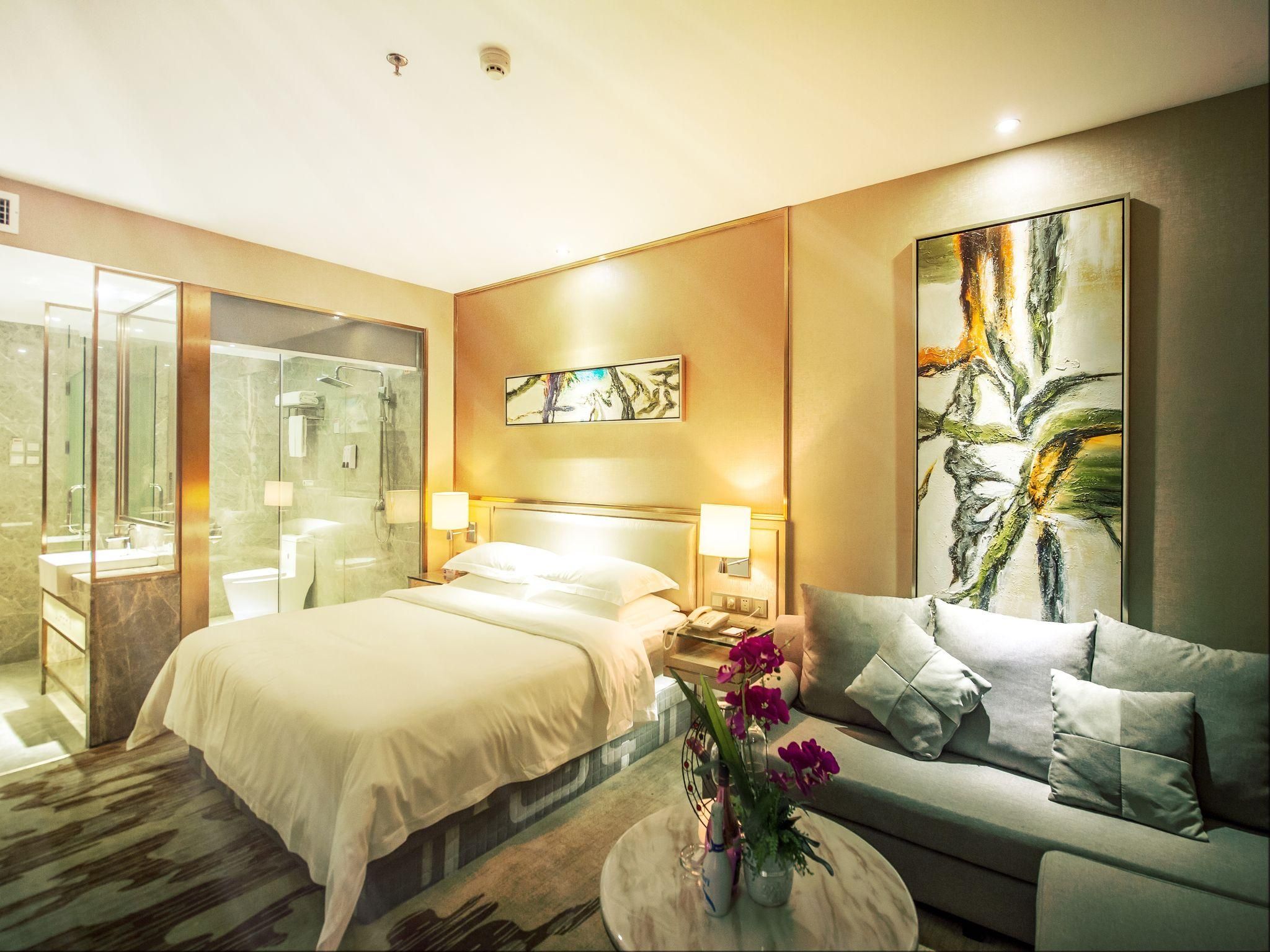 Business Queen Room
