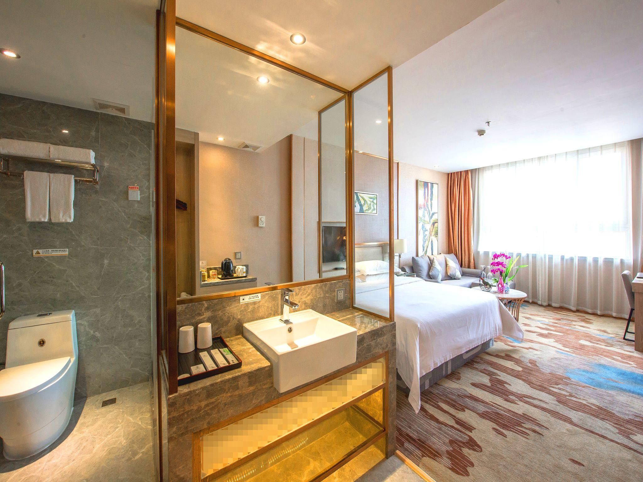 Business Queen Room