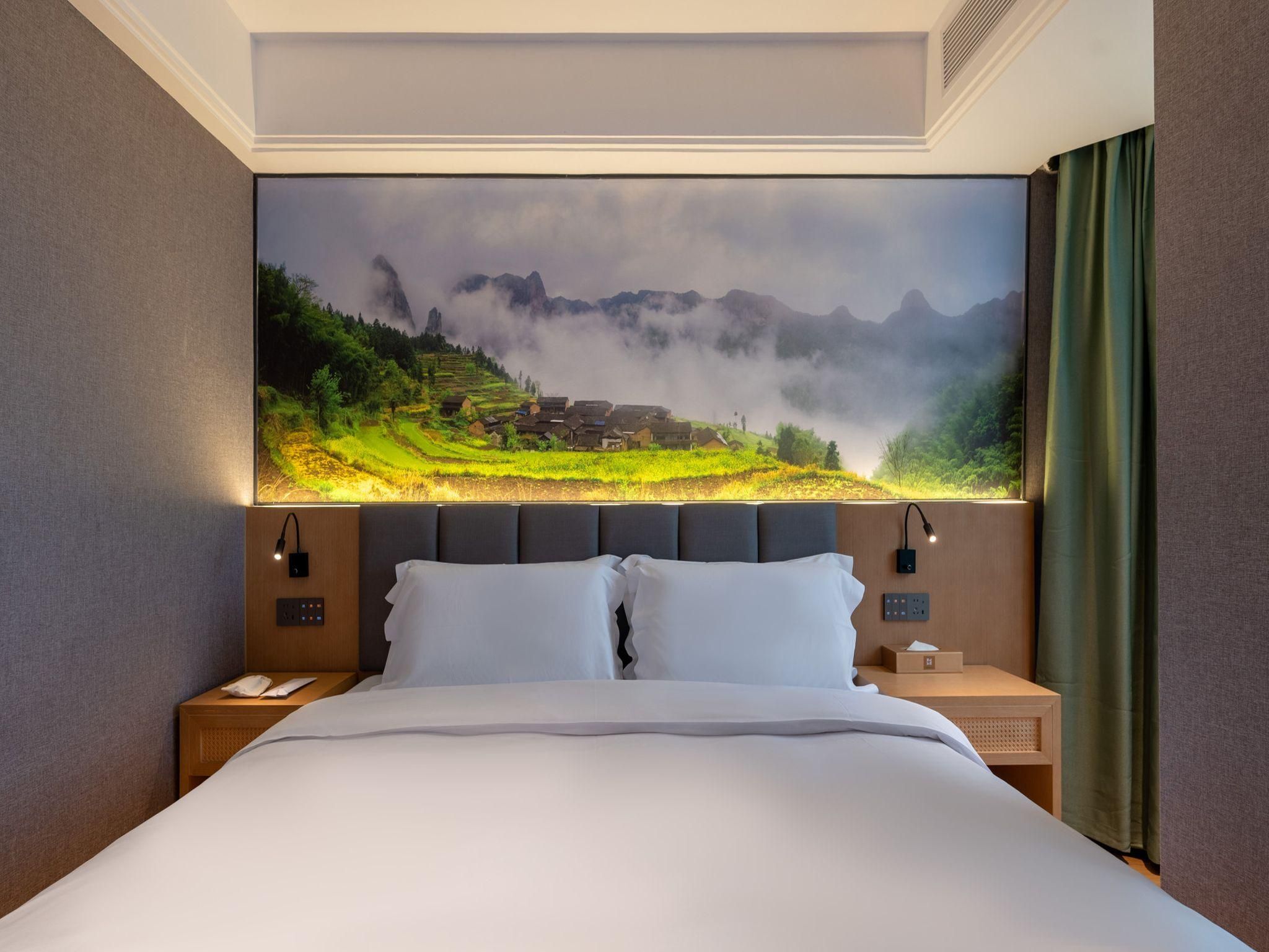 Comfort Queen Room