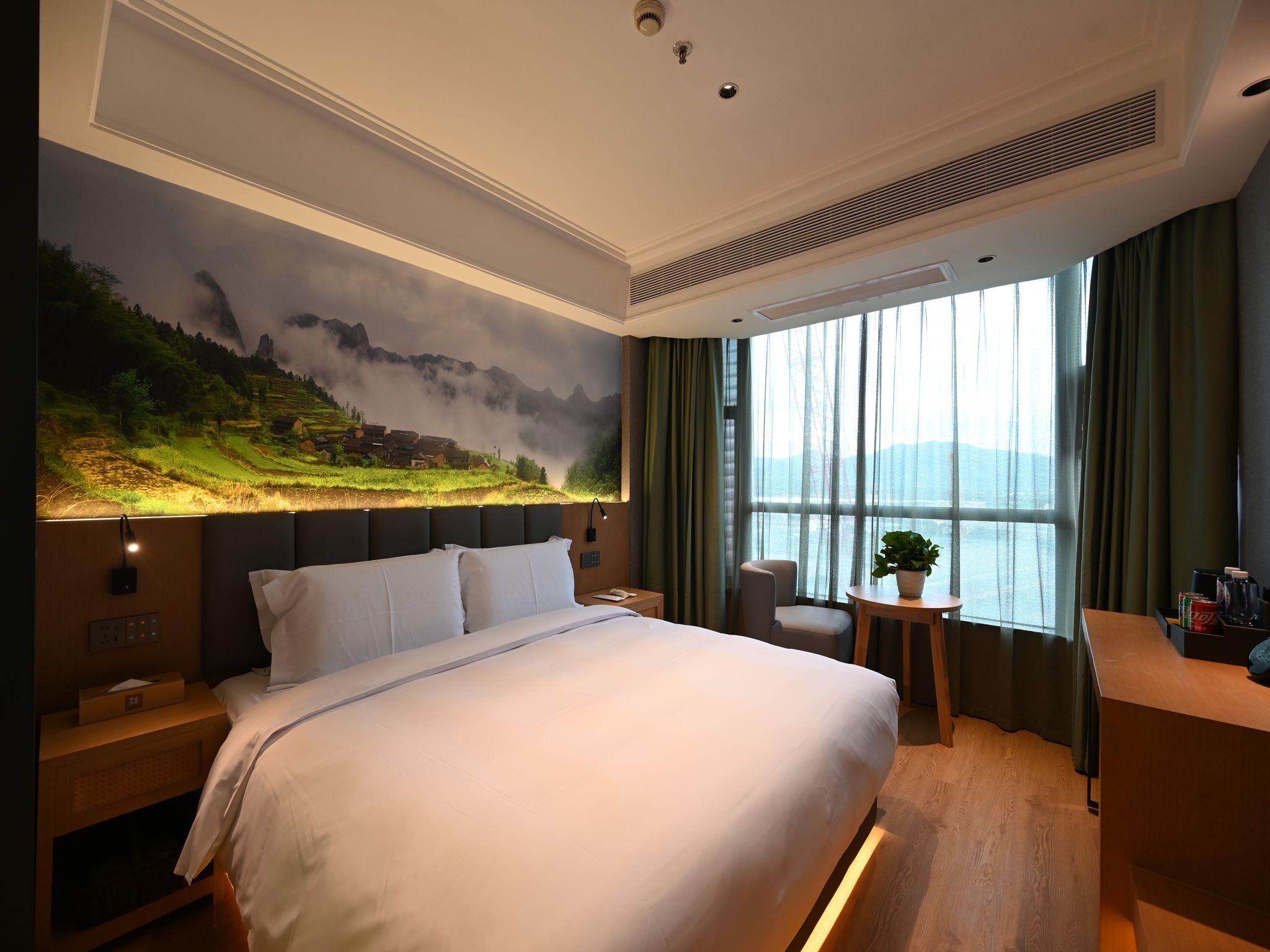 Harbour View Queen Room