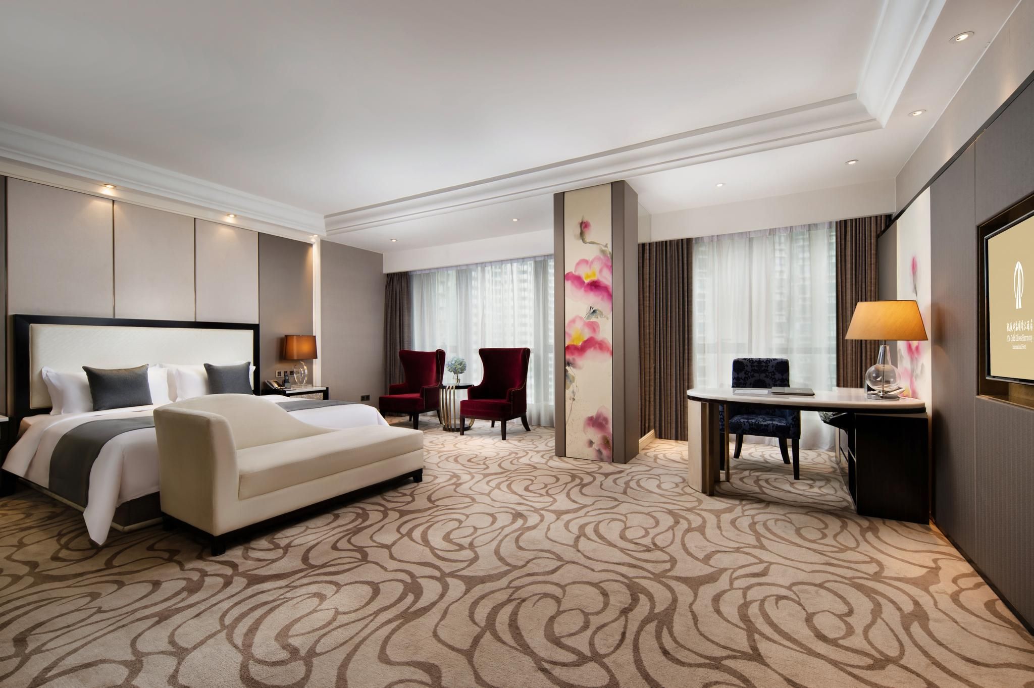 Superior King Room with Bathtub