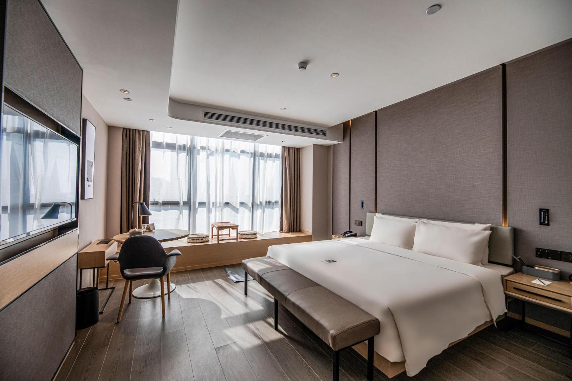 Deluxe Suite with Garden View 