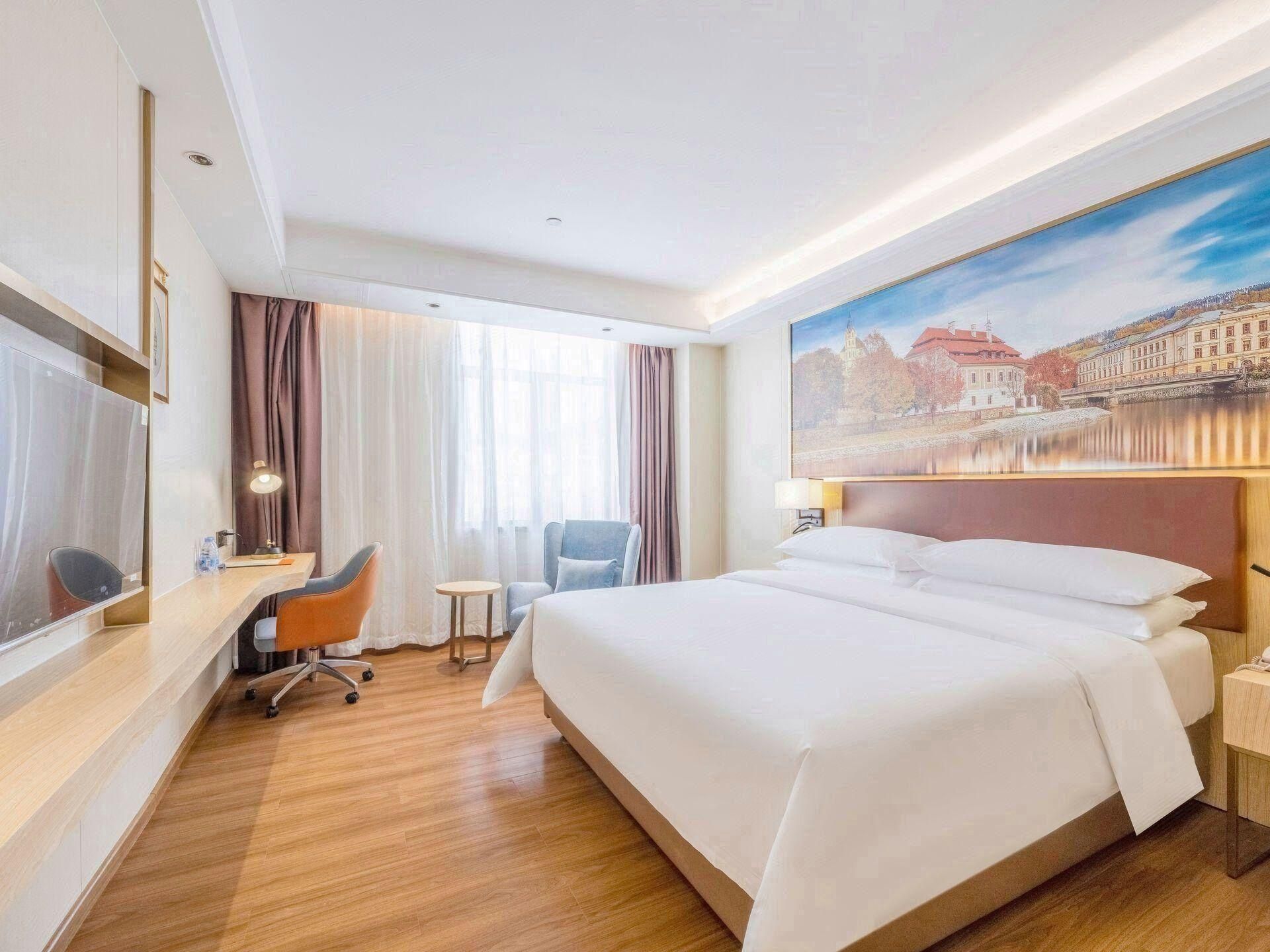 Vienna - Functional Chess Suite Room