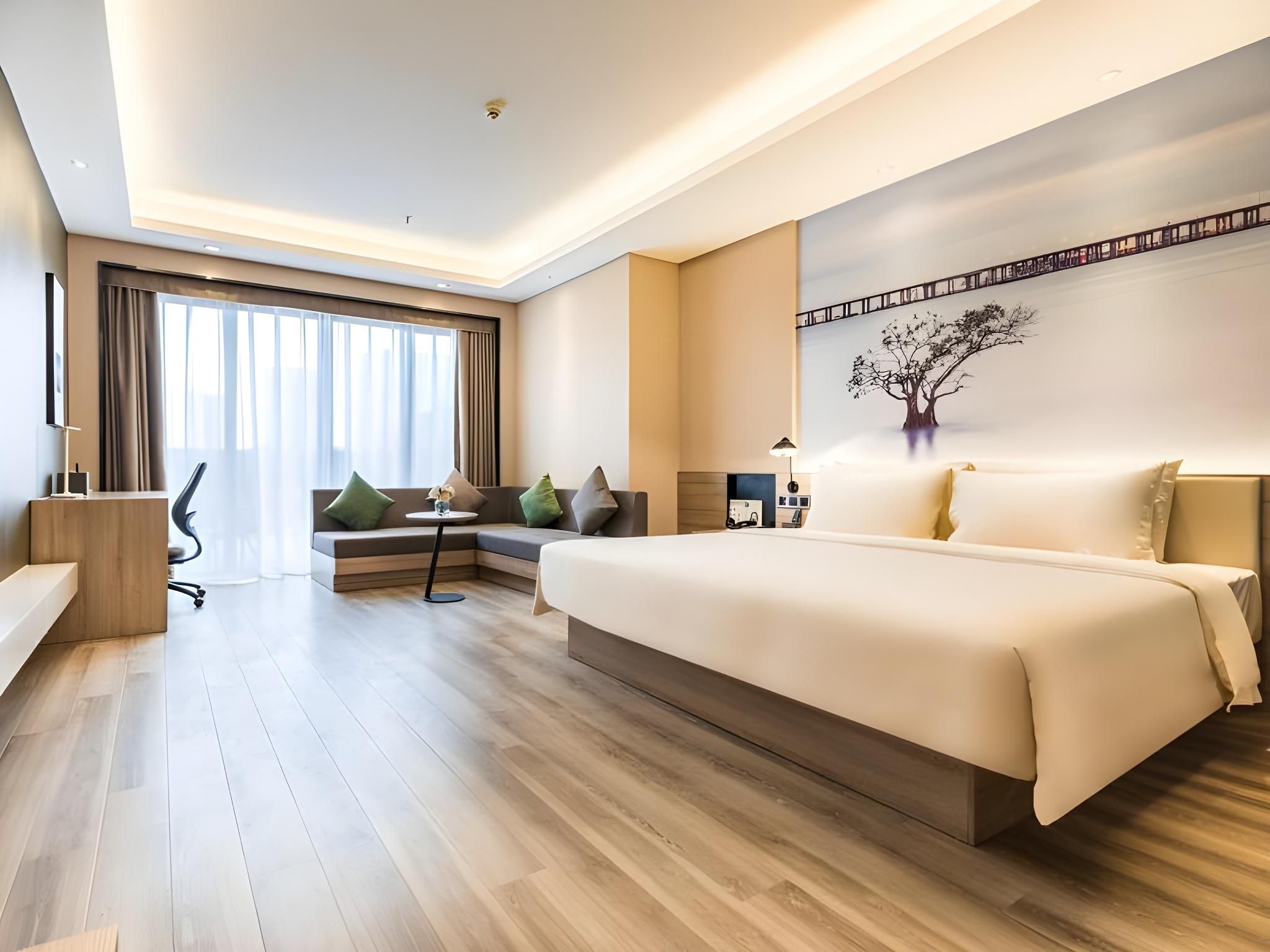 Queen Room with View