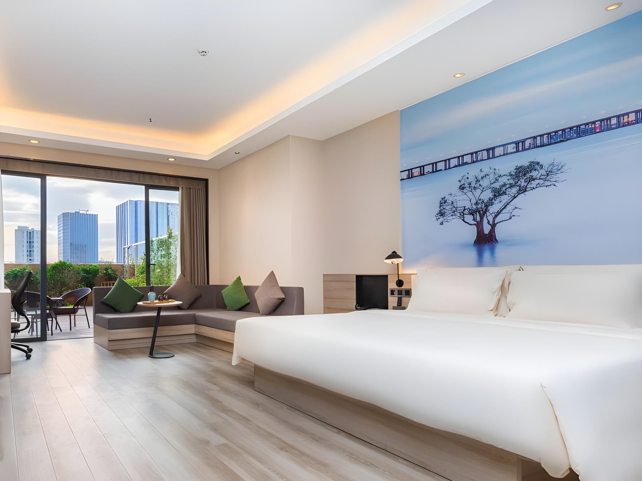Queen Room with View