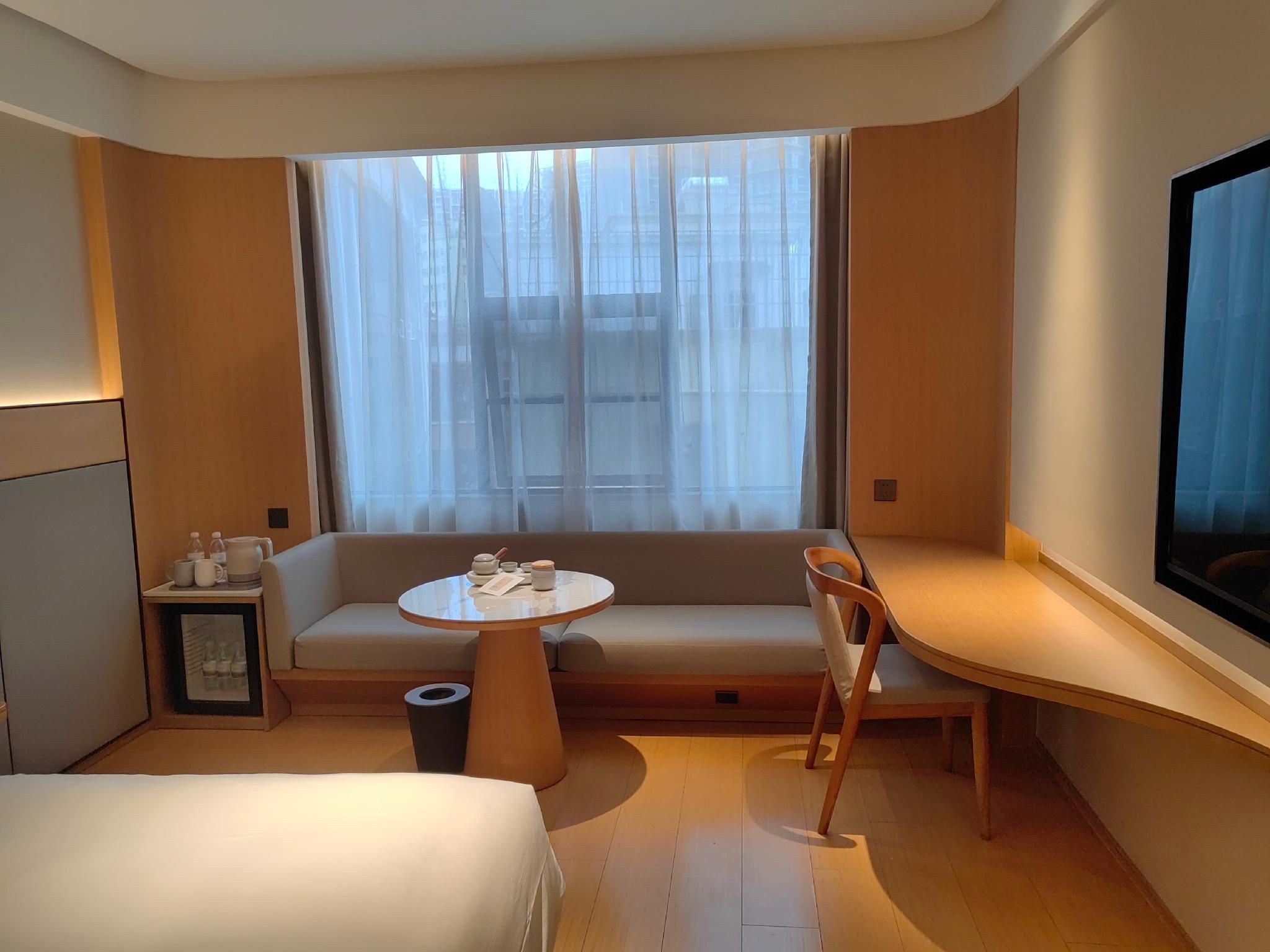 Pressure Release Superior King Room