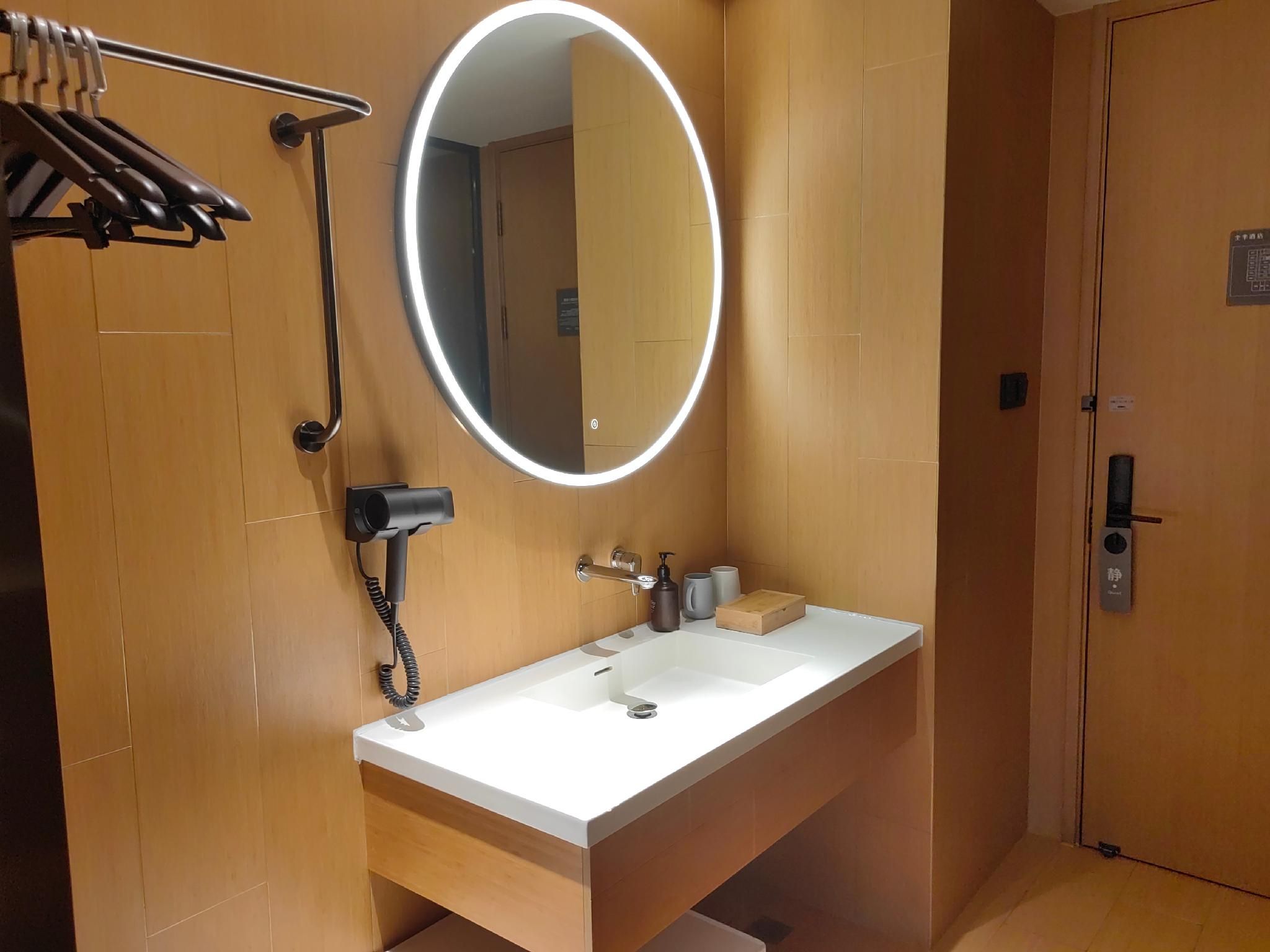 Pressure Release Superior King Room