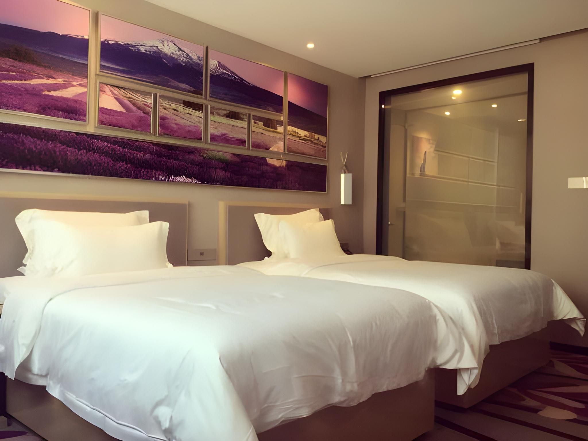 Business Suite Room