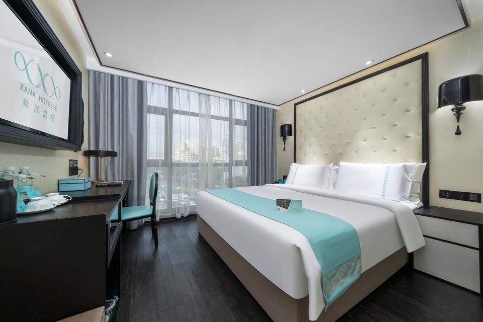 Xana - Bed Room With View