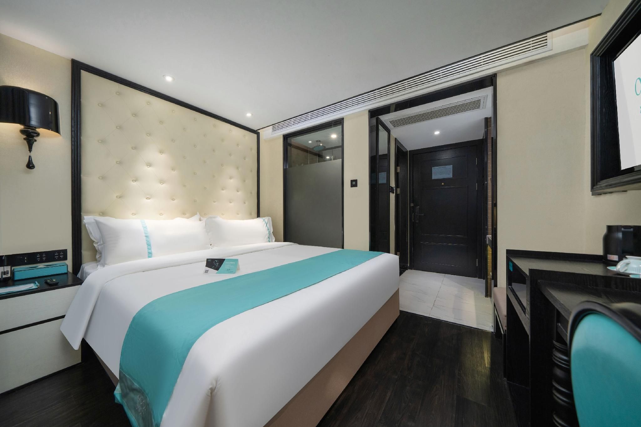 Xana - Deluxe Bed Room