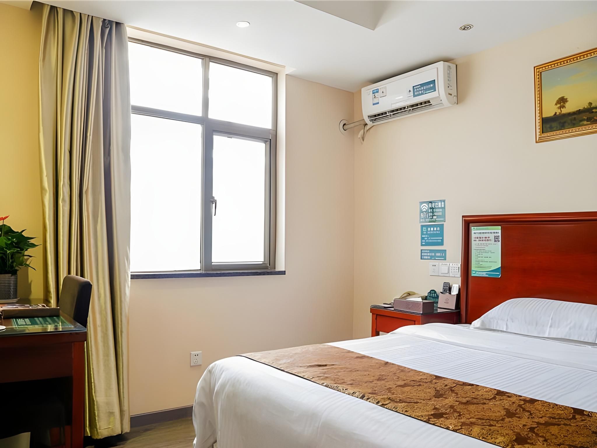 GreenTree Inn Shenzhen Longhua Tianhong Express Hotel GTI - 1 Bed Guest Room, 1.5M Bed