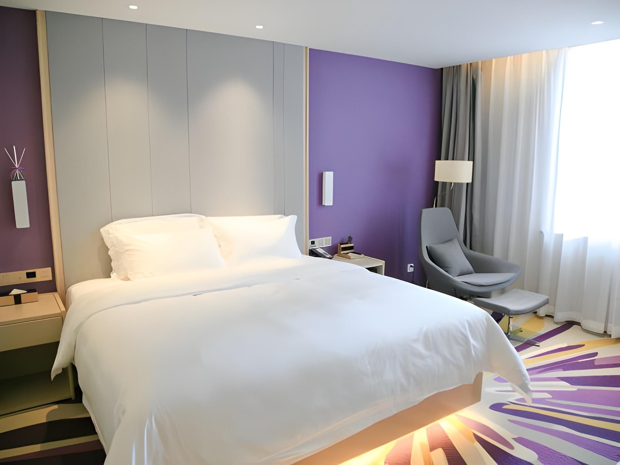 WH - Bed Room With Garden View