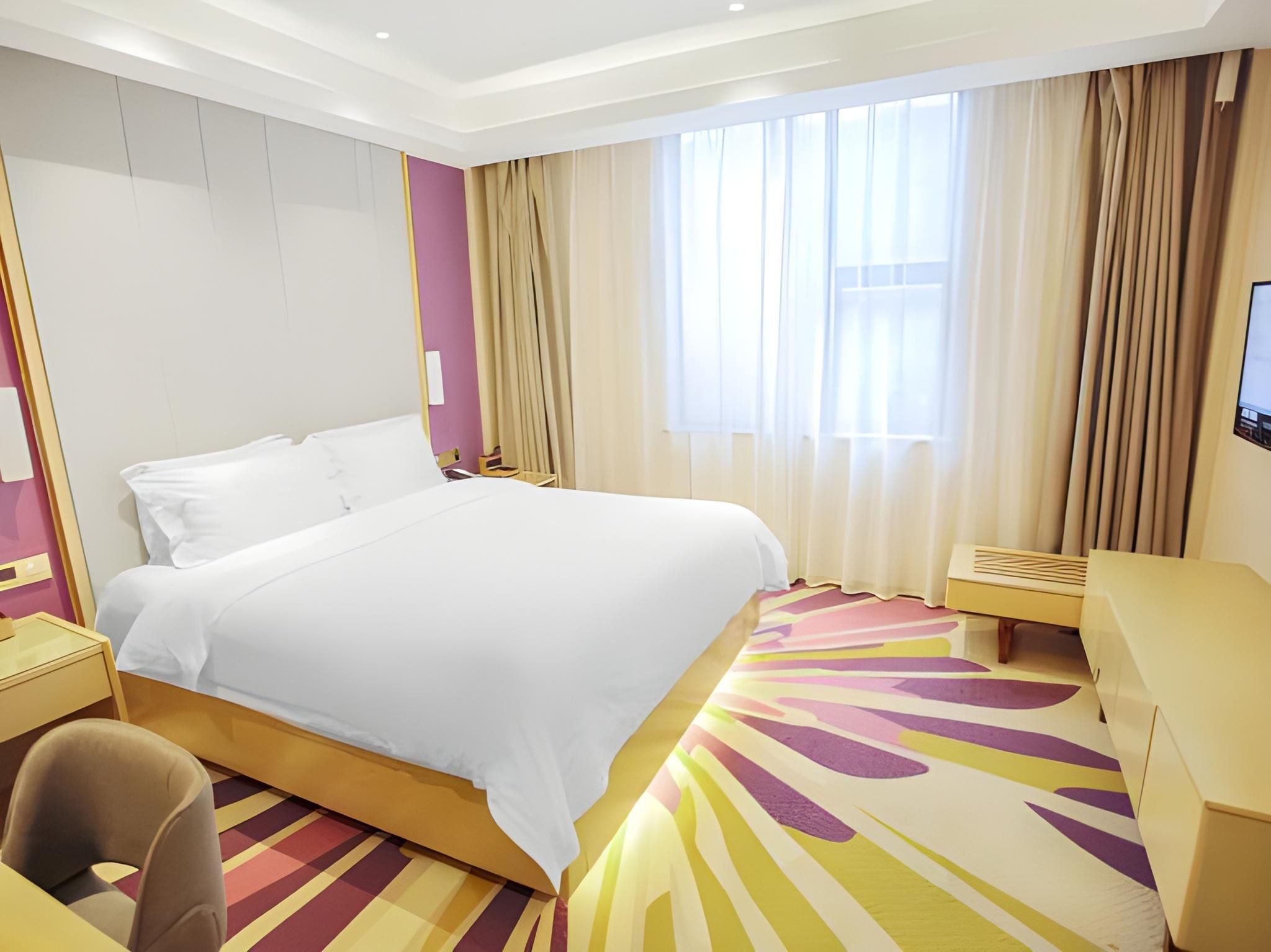 WH - Bed Room With Garden View