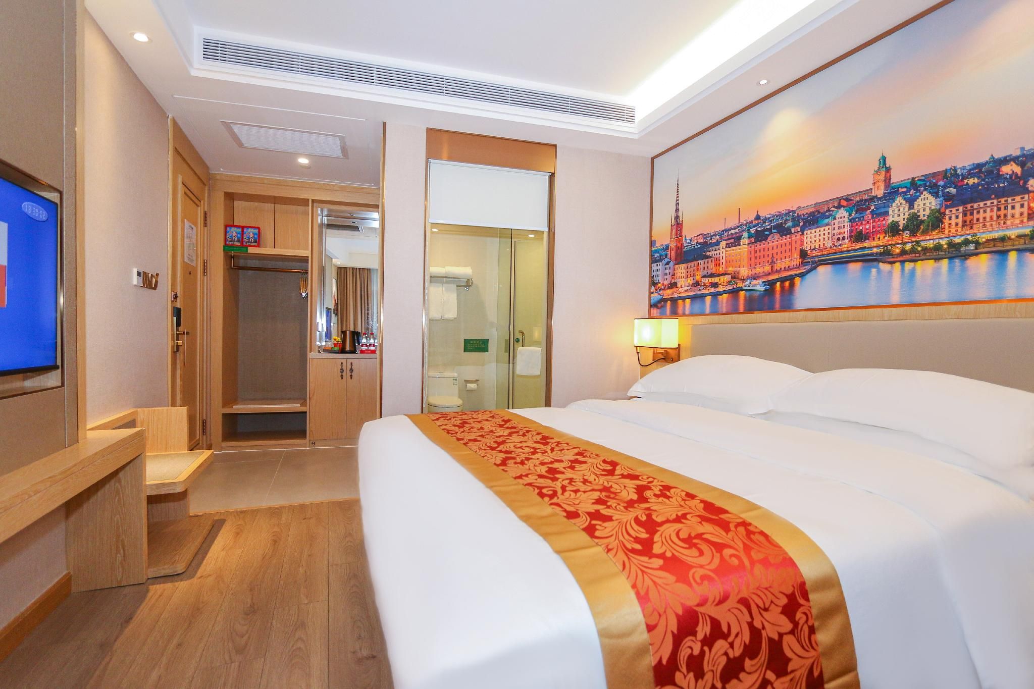 Business Queen Room