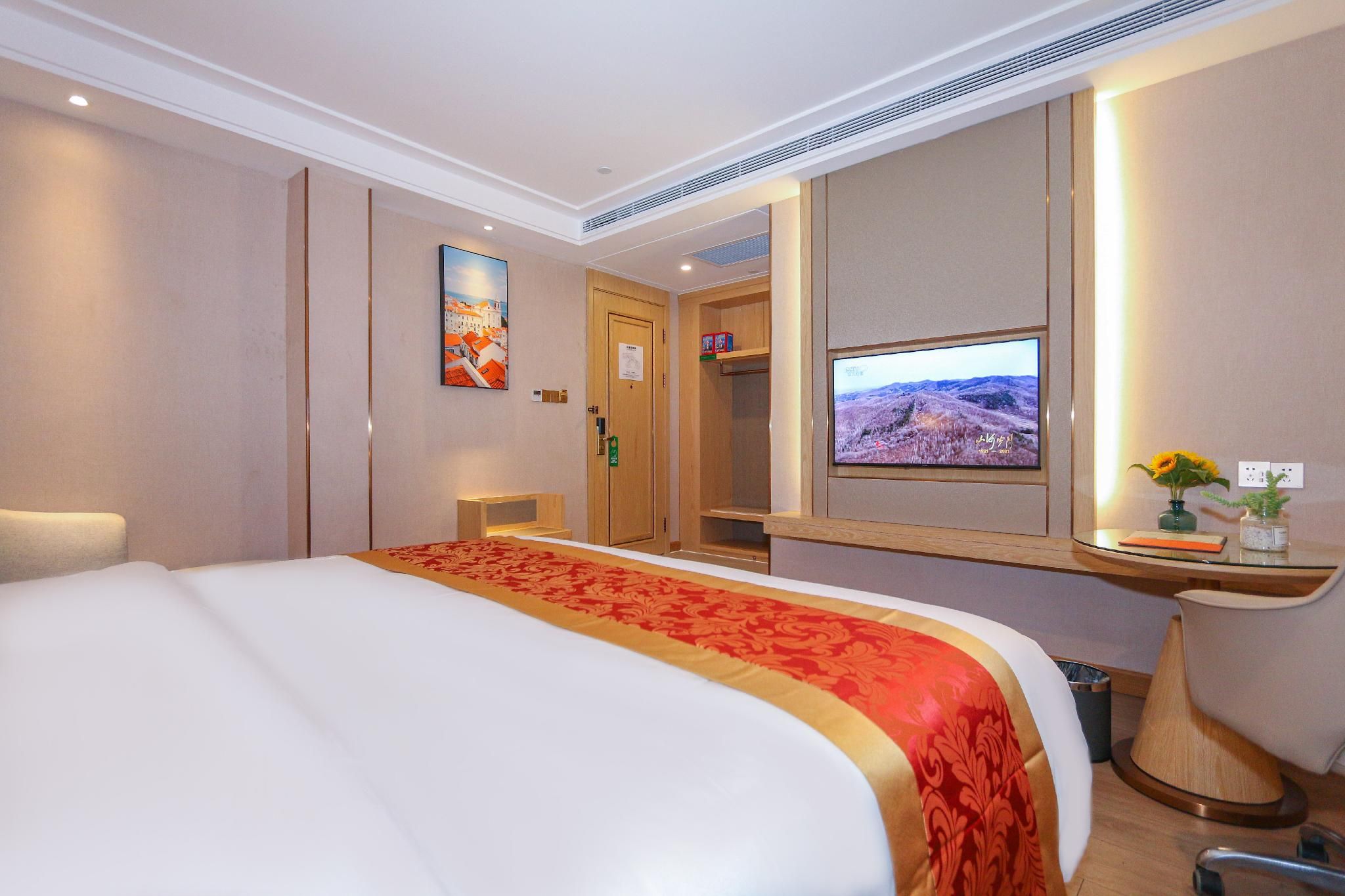 Business Queen Room