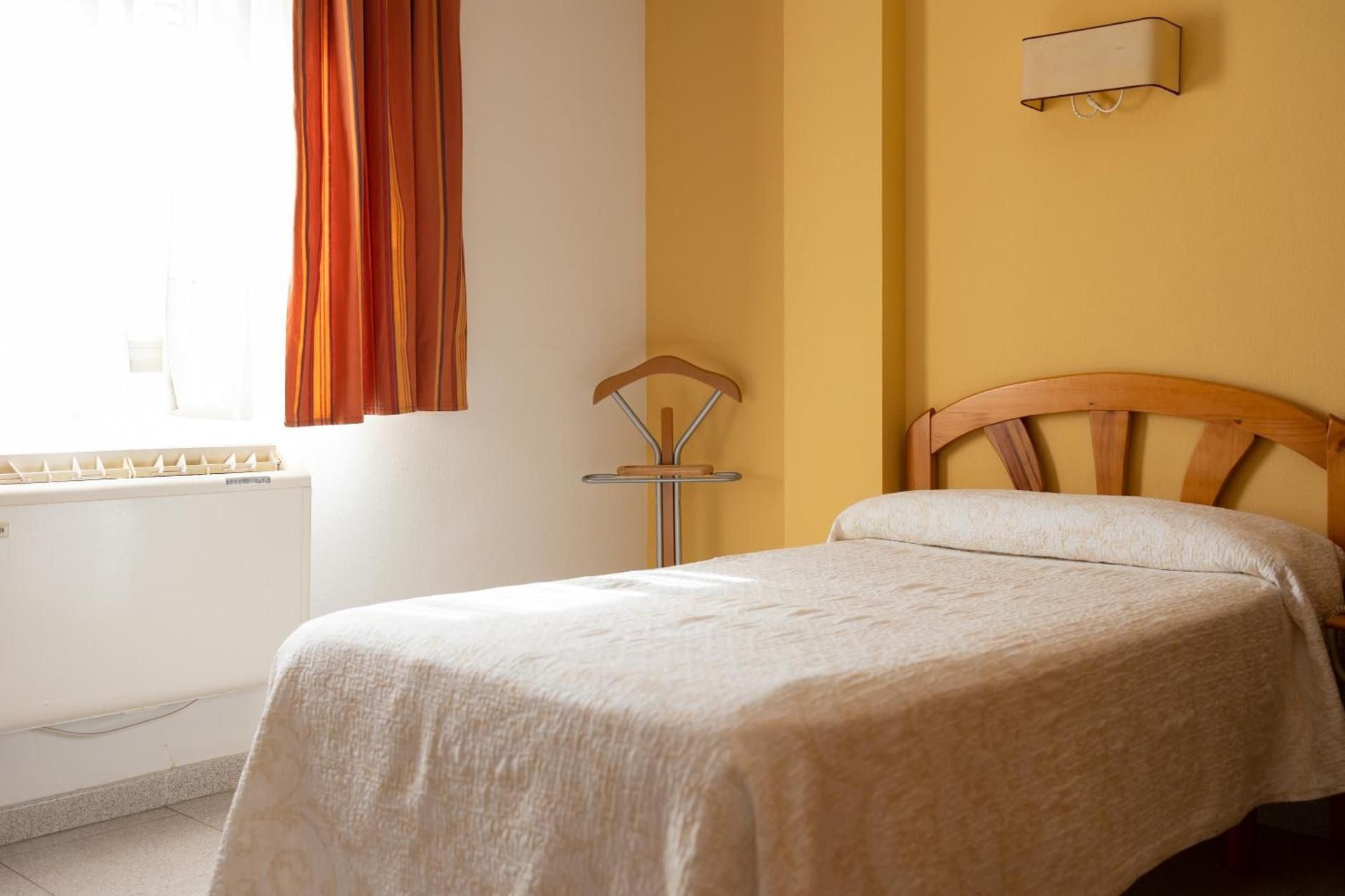 Economy Single Room