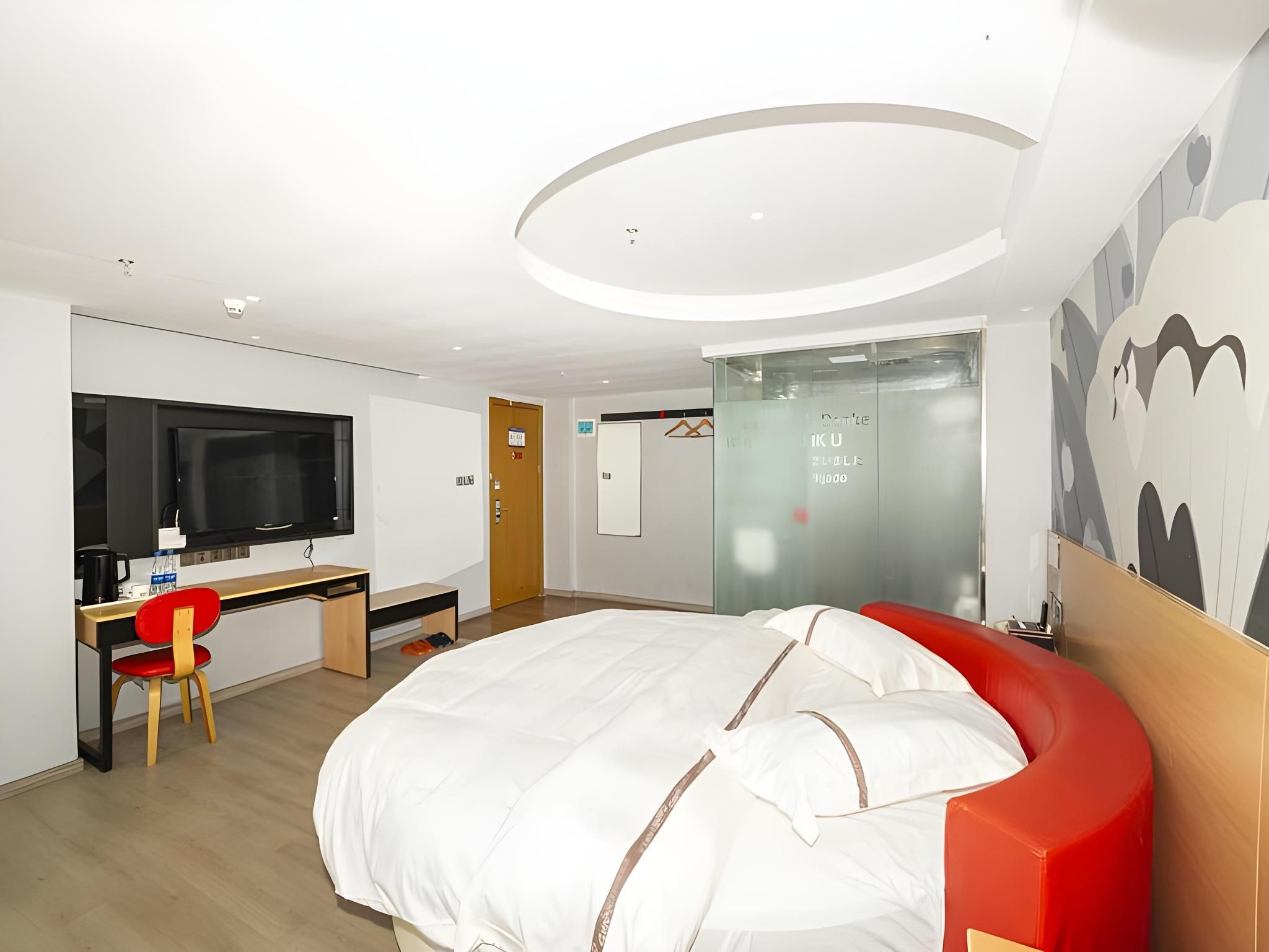 Custom Round Bed Room